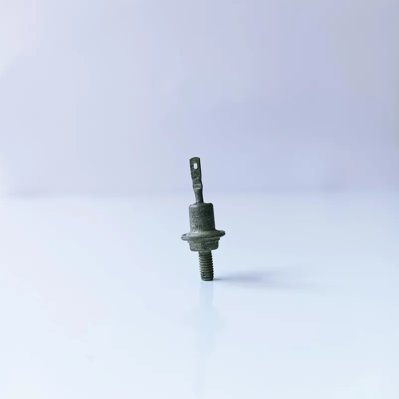 دیود پیچی فلزی kc 620A