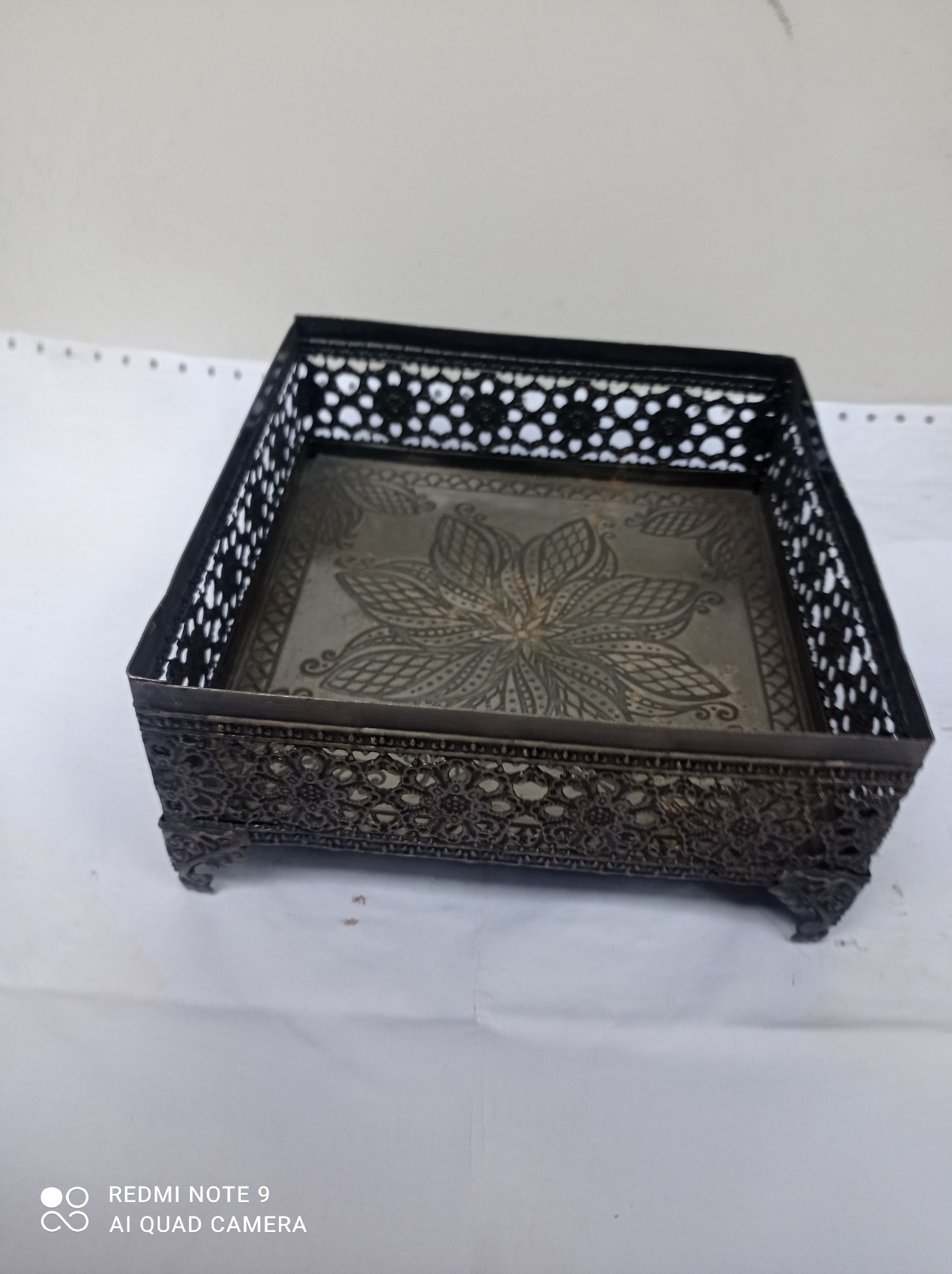 ظرف پذیرایی طبق عکس