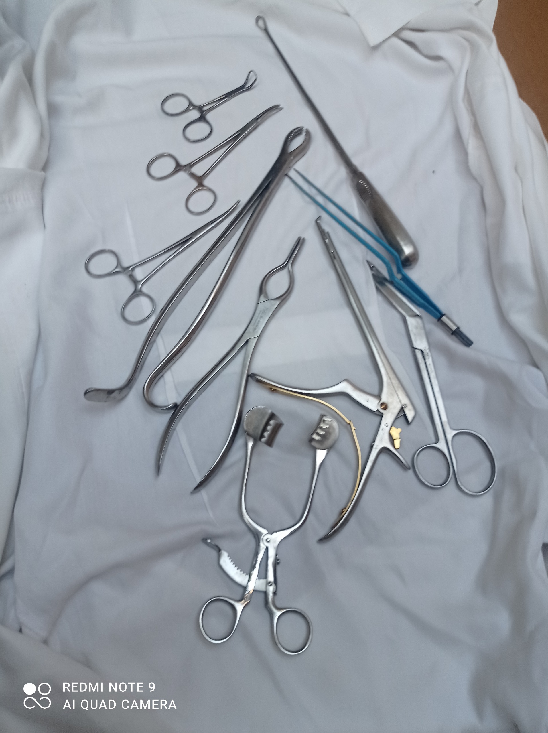 لوازم پزشکی اتاق عمل همش باهم