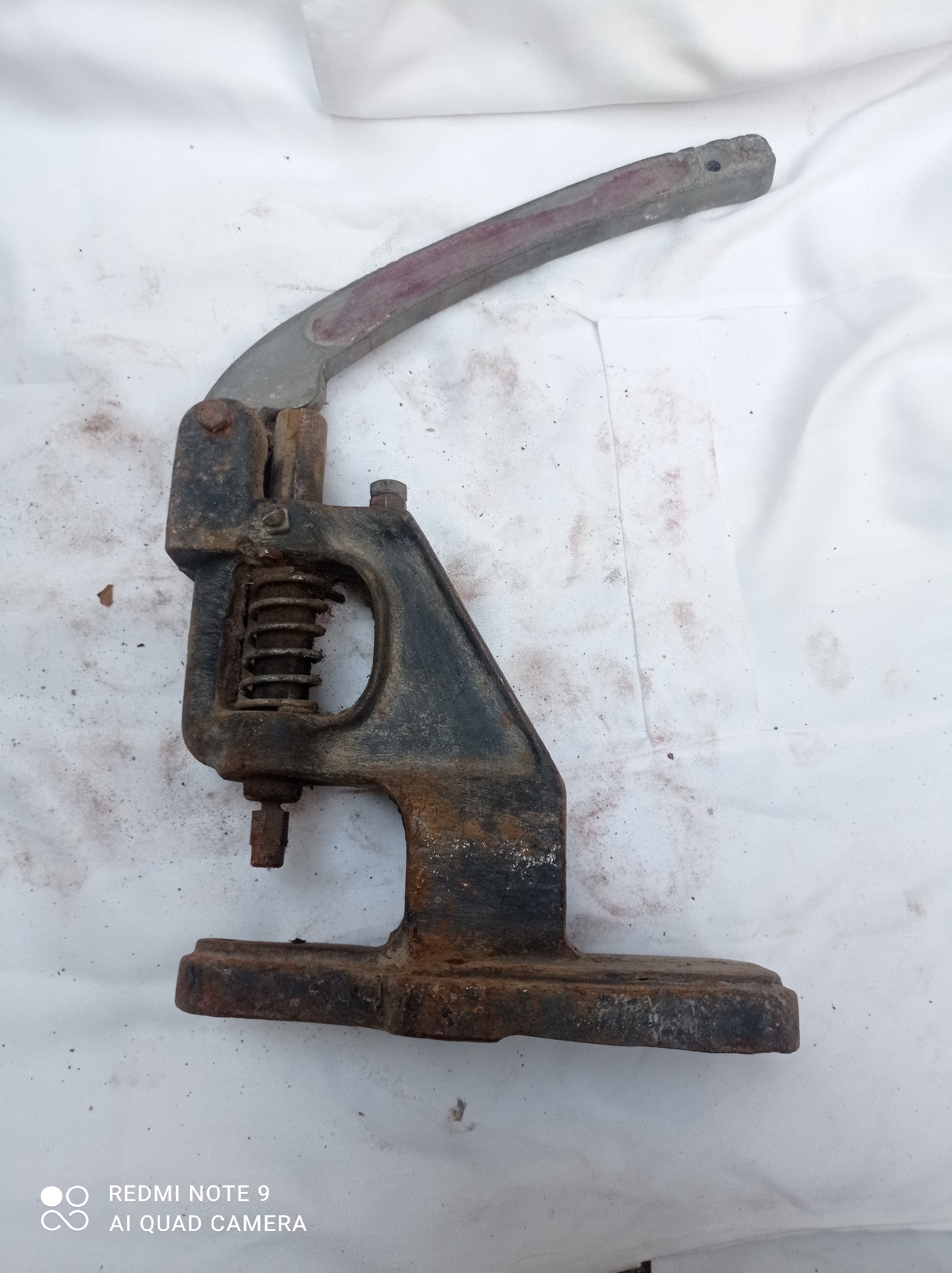 دستگاه پرس طبق تصویر