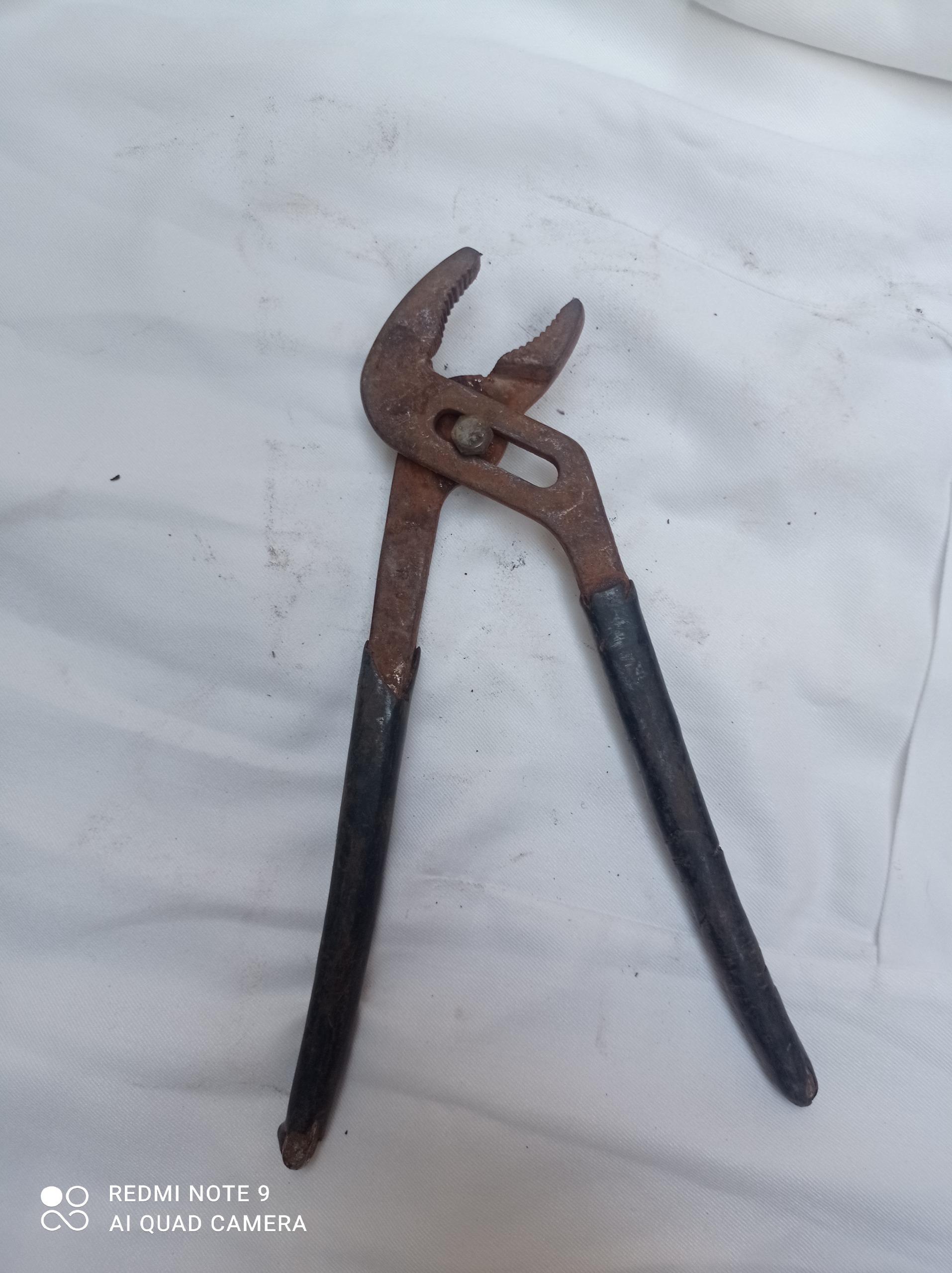 انبر یا آچار طبق عکس