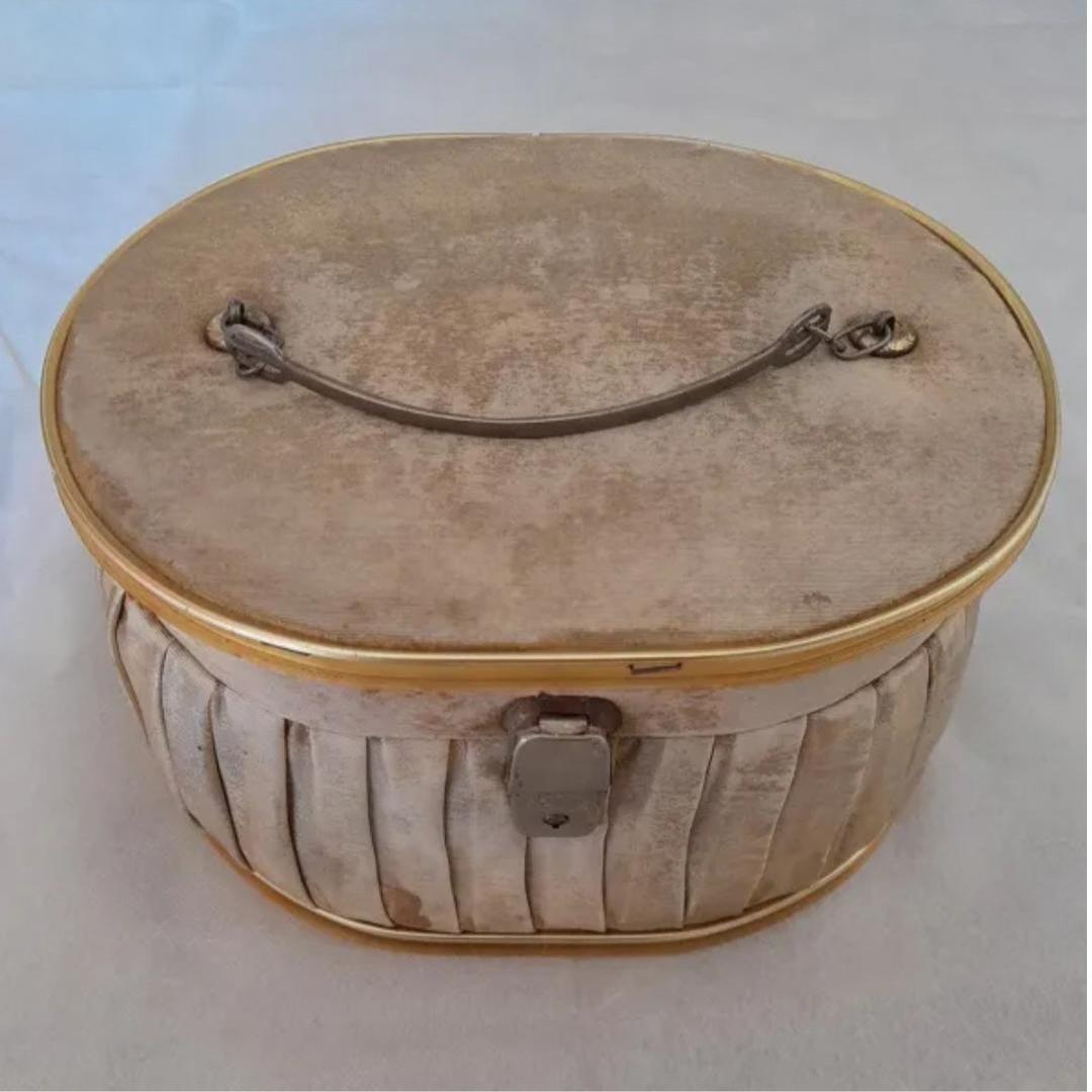 صندوقچه قدیمی سالم