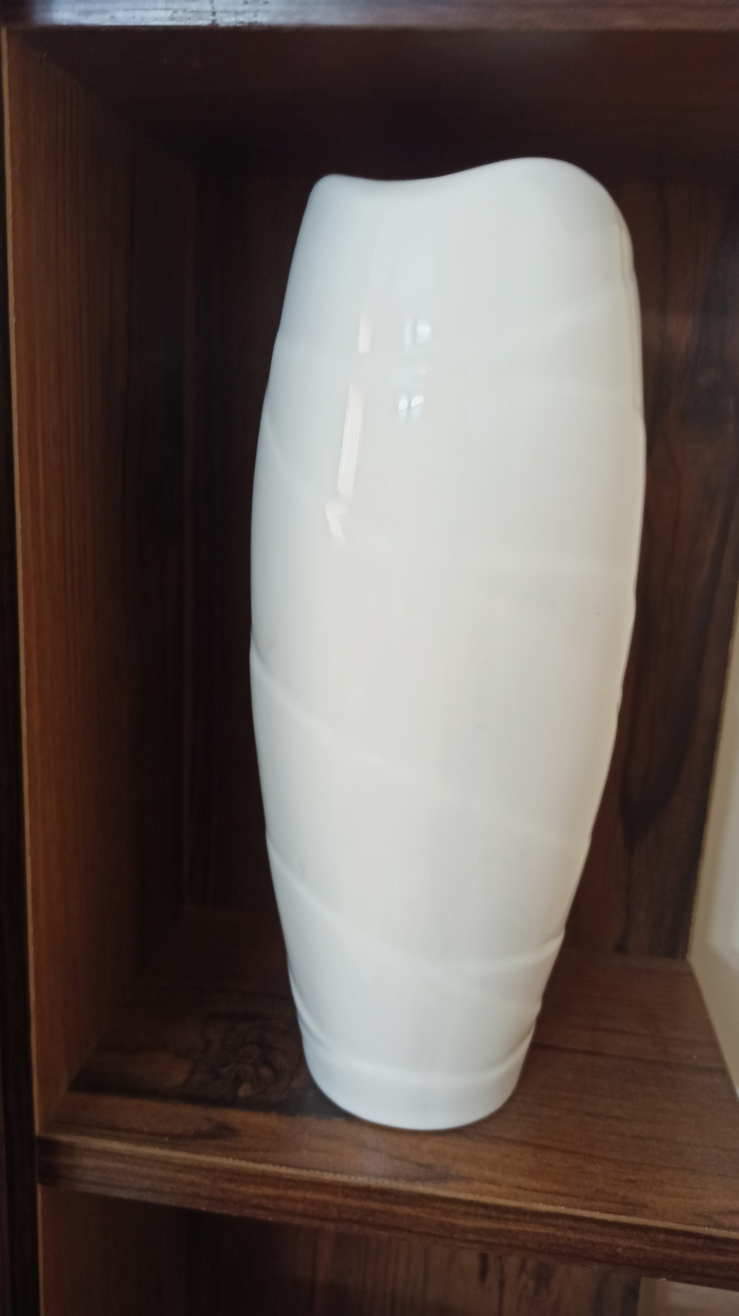 گلدان چینی سفید خارجی