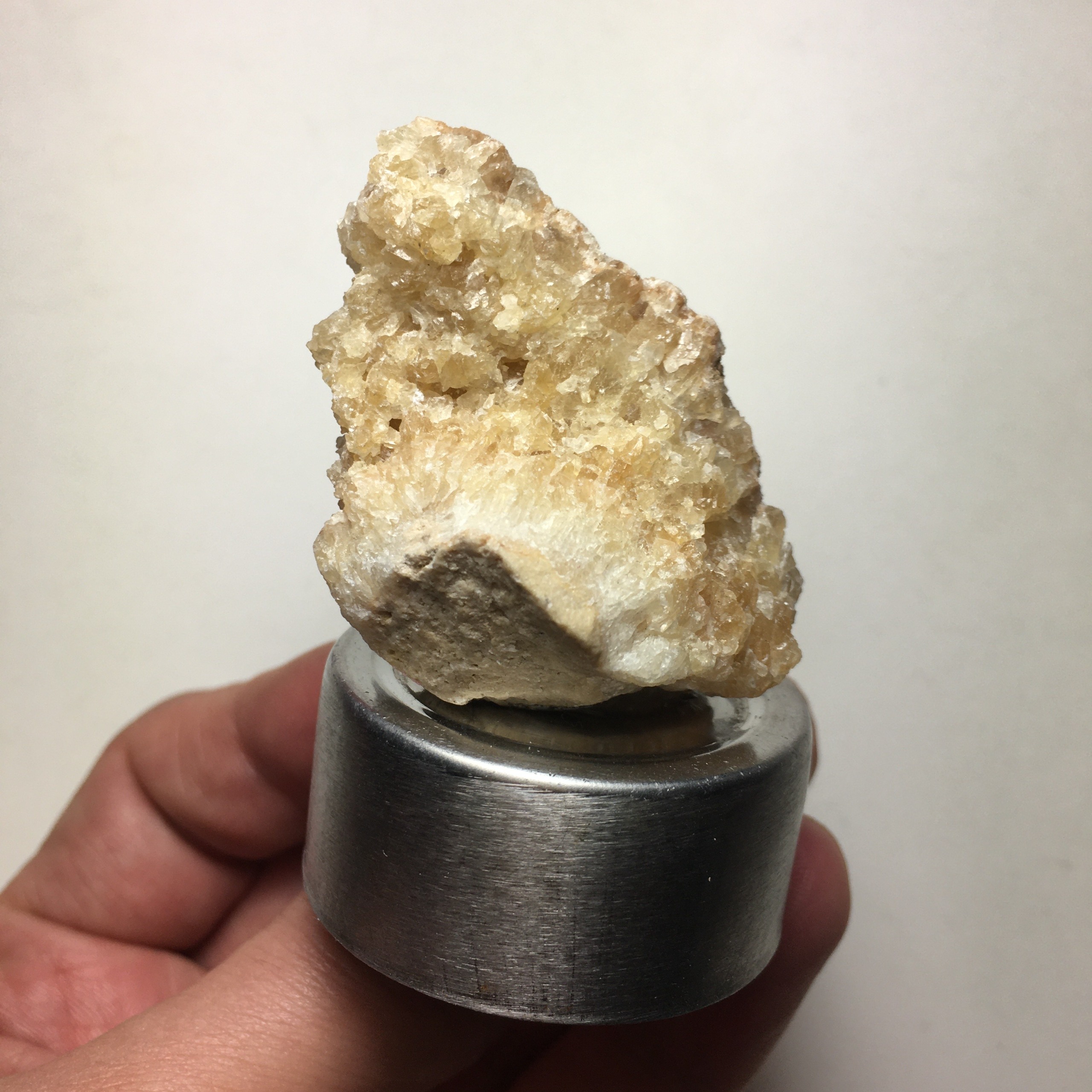 سنگ معدنی کلسیت عسلی طبیعی