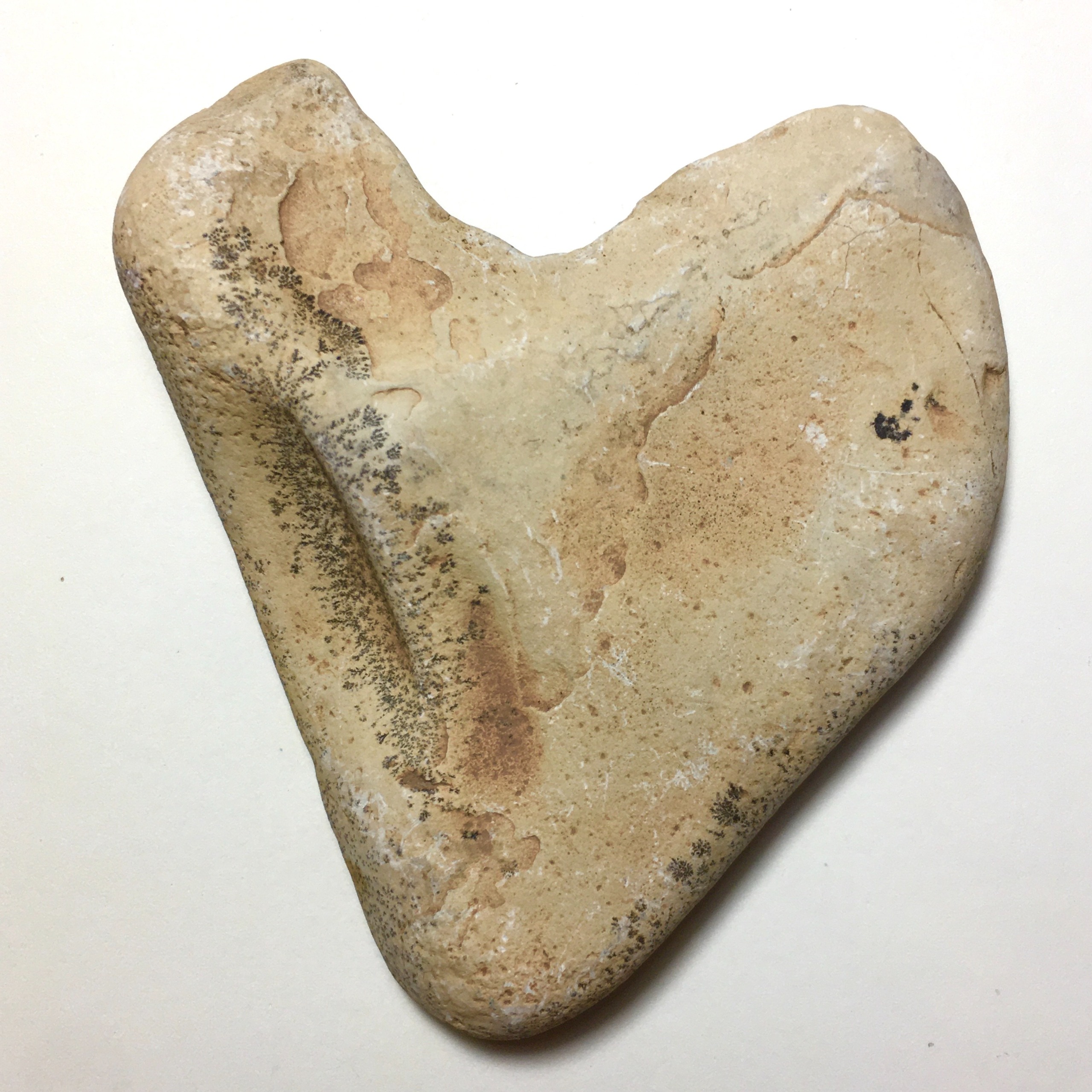 سنگ دندریتی طبیعی به شکل قلب