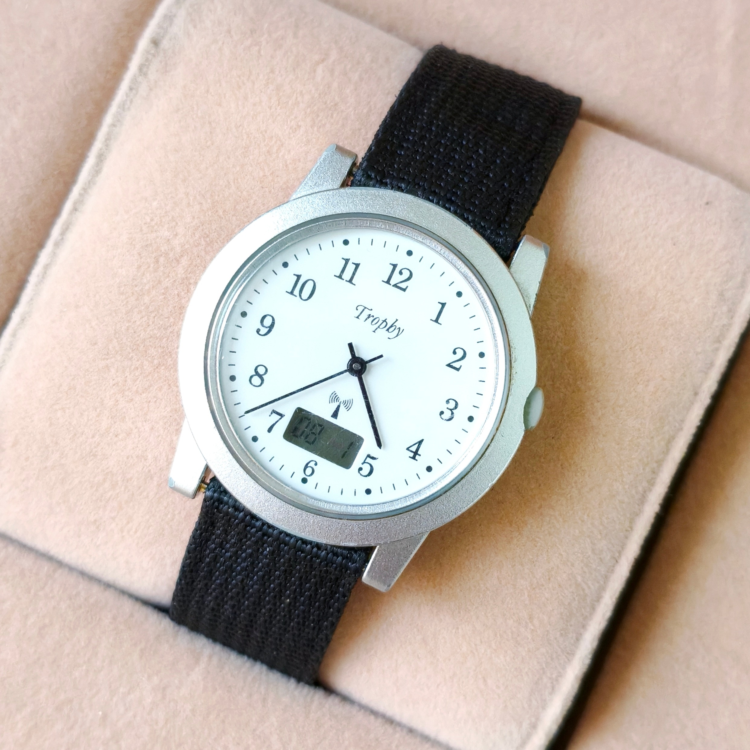 ساعت Tropby اورجینال نوستالژیک درحد نو