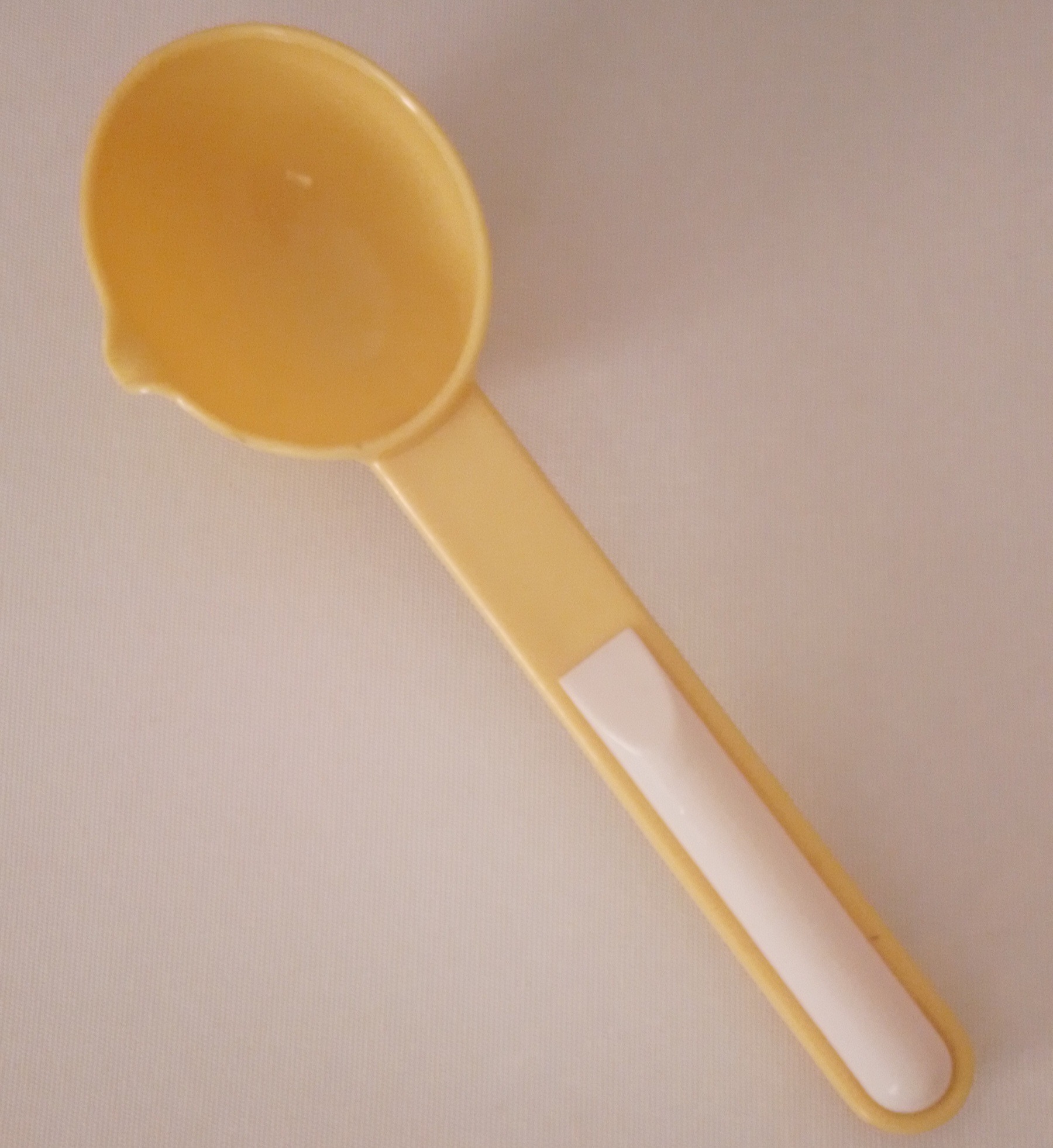 ملاقه ماست و سس پلاستیکی بزرگ و باکیفیت قدیمی