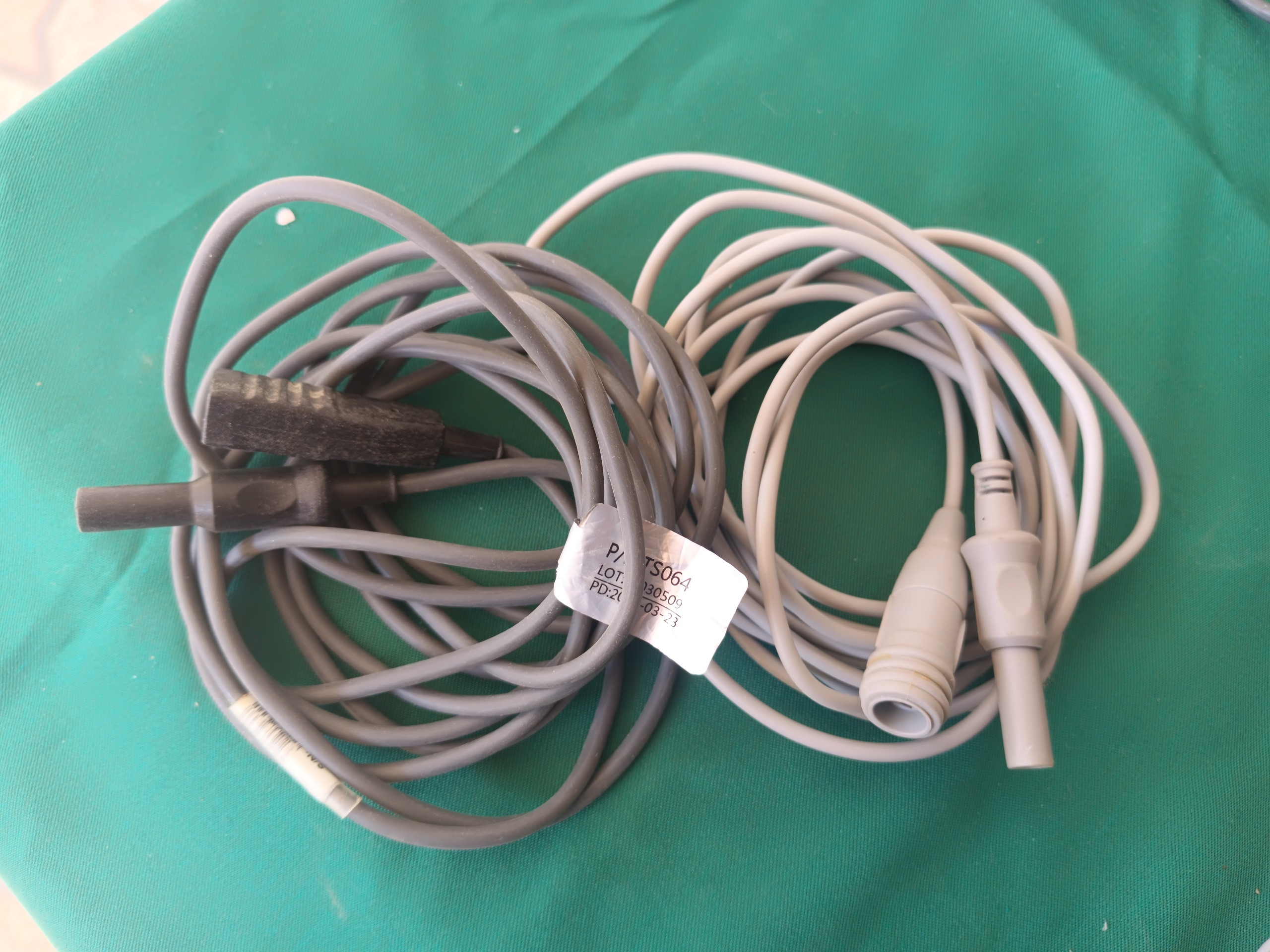 جفت سیم و کابل دستگاههای پزشکی