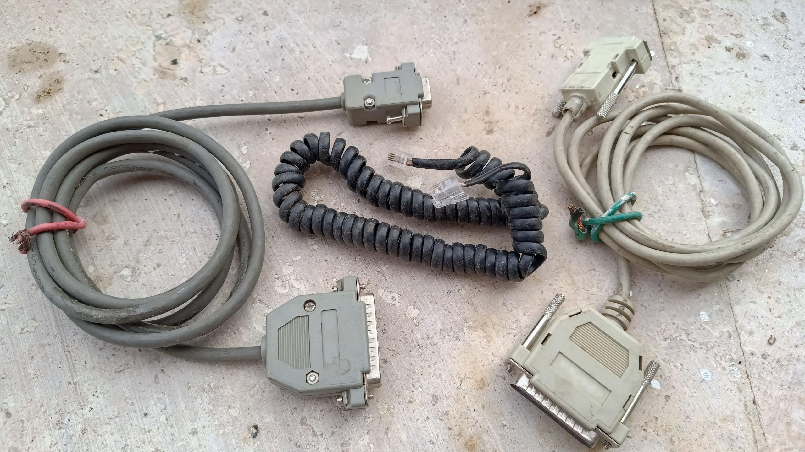 سیم برق کامپیوتر و سیم تلفن