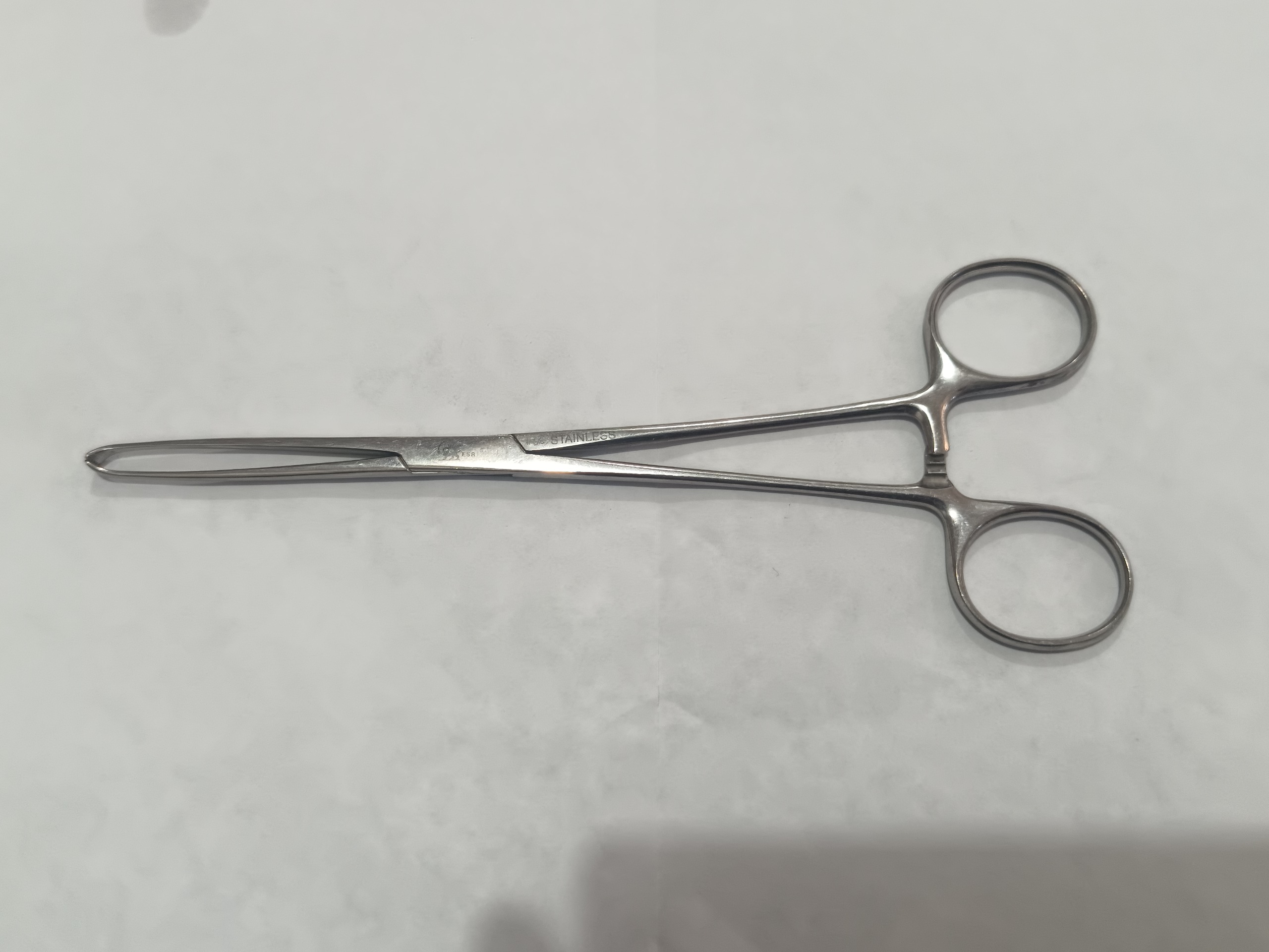 وسیله پزشکی و کاربردی با آرم شیر و خورشید