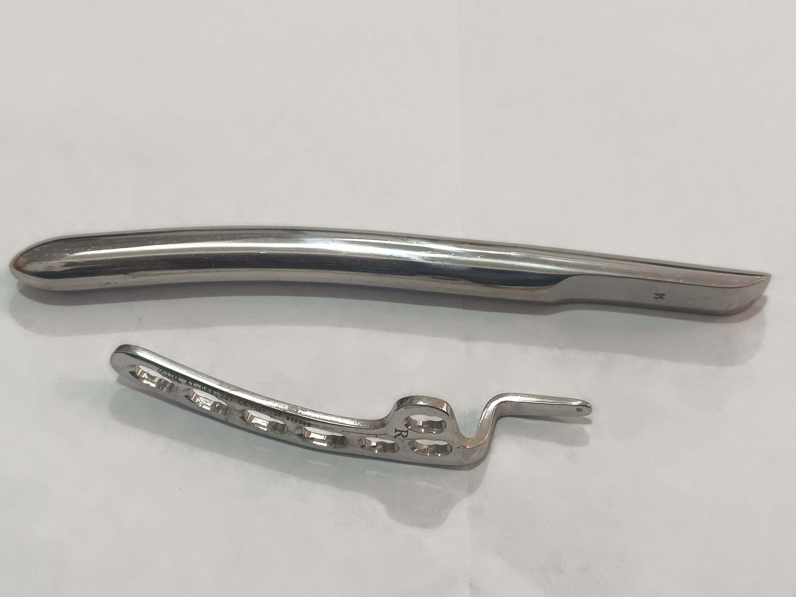 جفت ابزار پزشکی قدیمی