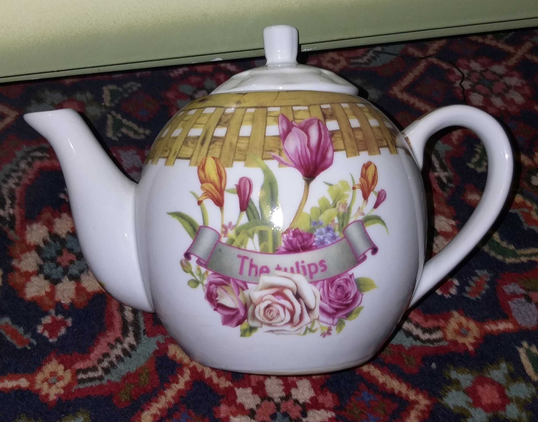 قوری گلدار چینی