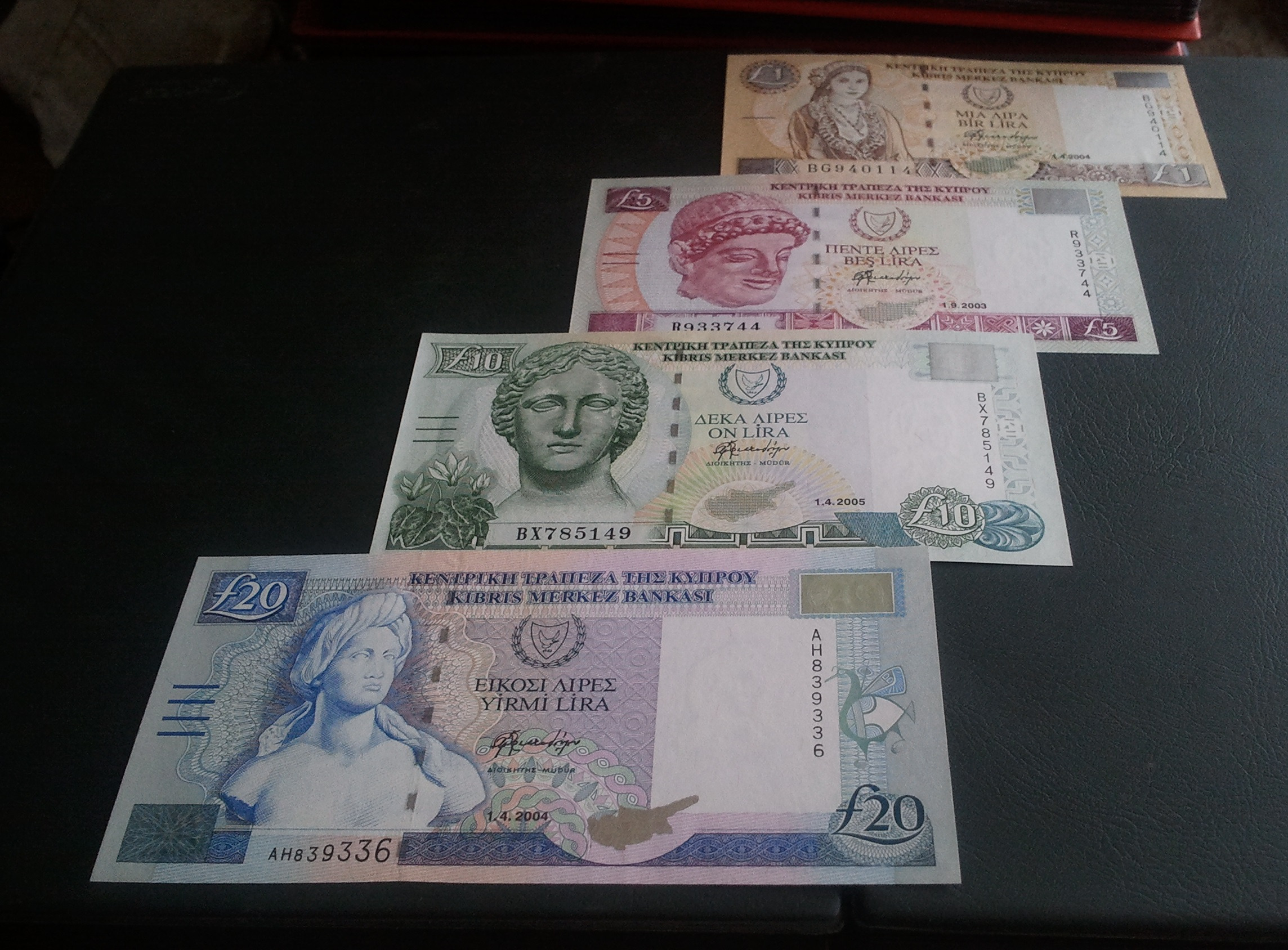 اسکناس ست چهار برگ تک قبرس سالهای 2000