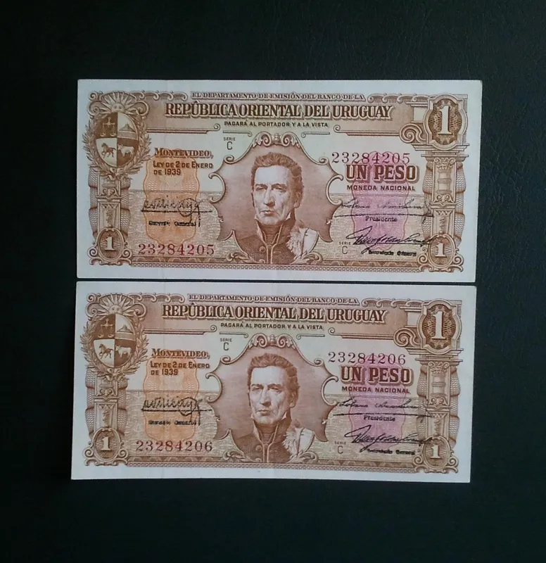 اسکتاس جفت 1 پزو اروگوئه 1939 امضاء متفاوت