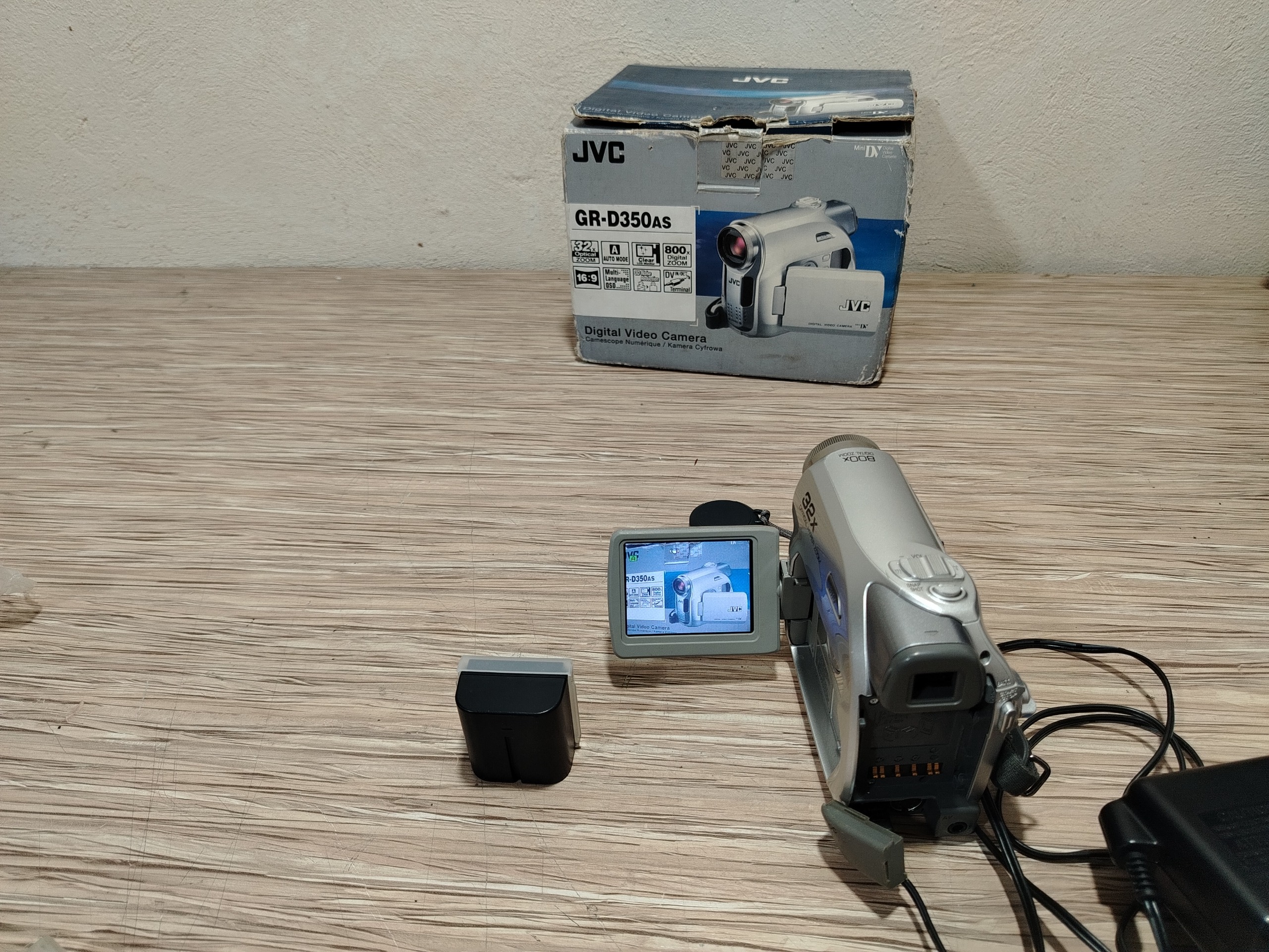 دوربین فیلمبرداری مینی دی وی mini dv برند جی وی سب