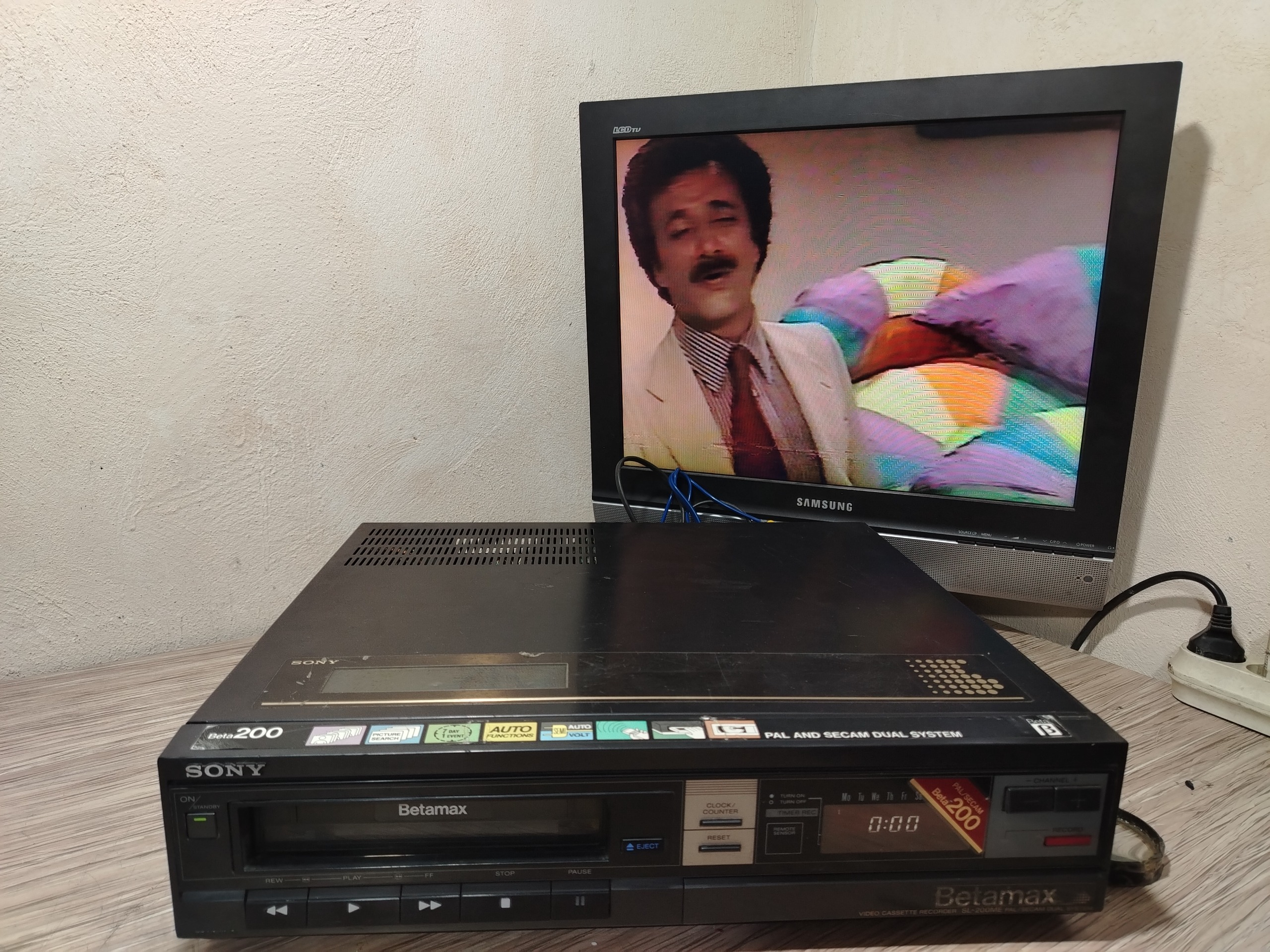ویدیو فیلم کوچک سونی بتا sony betamax 200