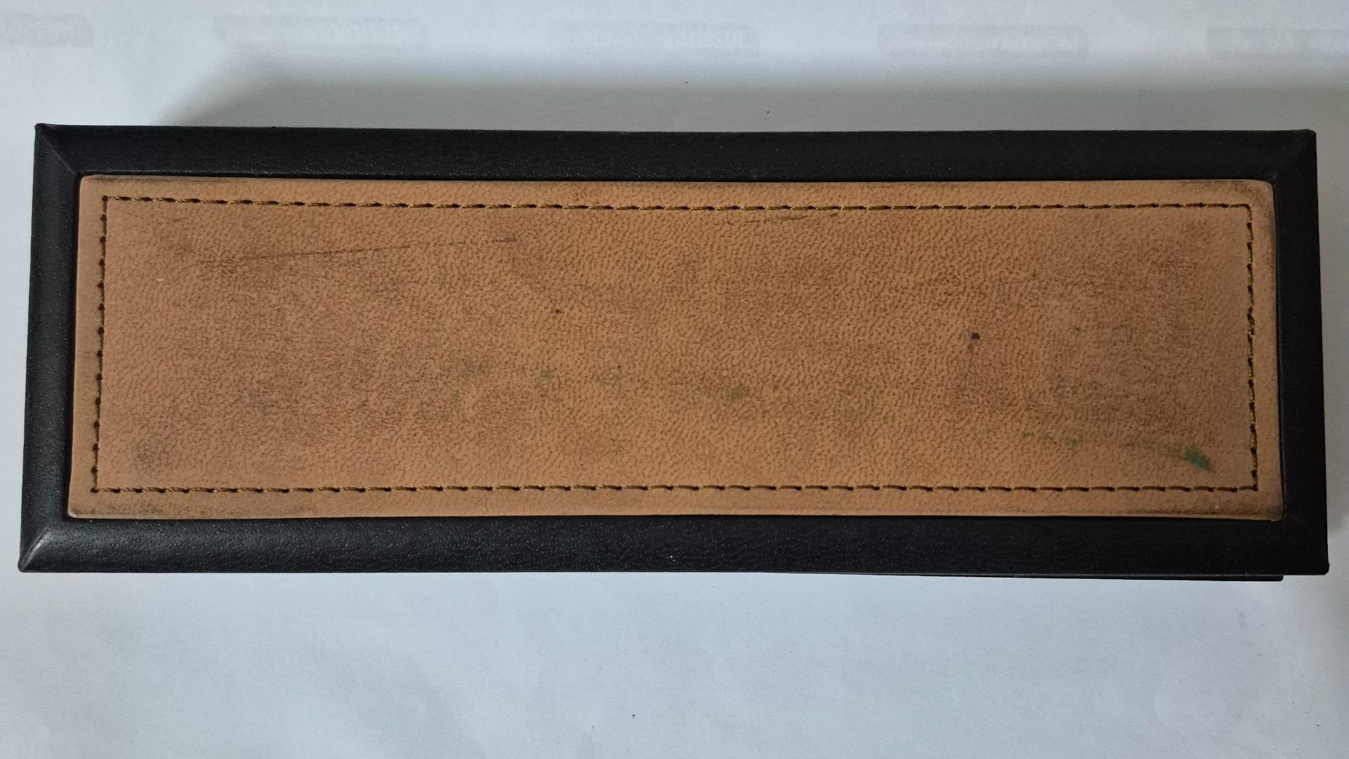 روان نویس و خودکار کاندید