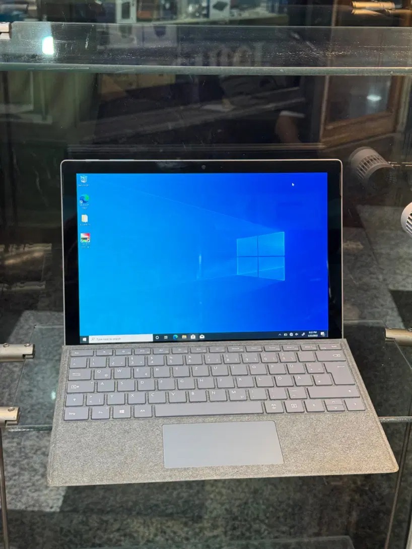 لپ تاپ مایکروسافت مدل Surface Pro 5 سیکارت خور
