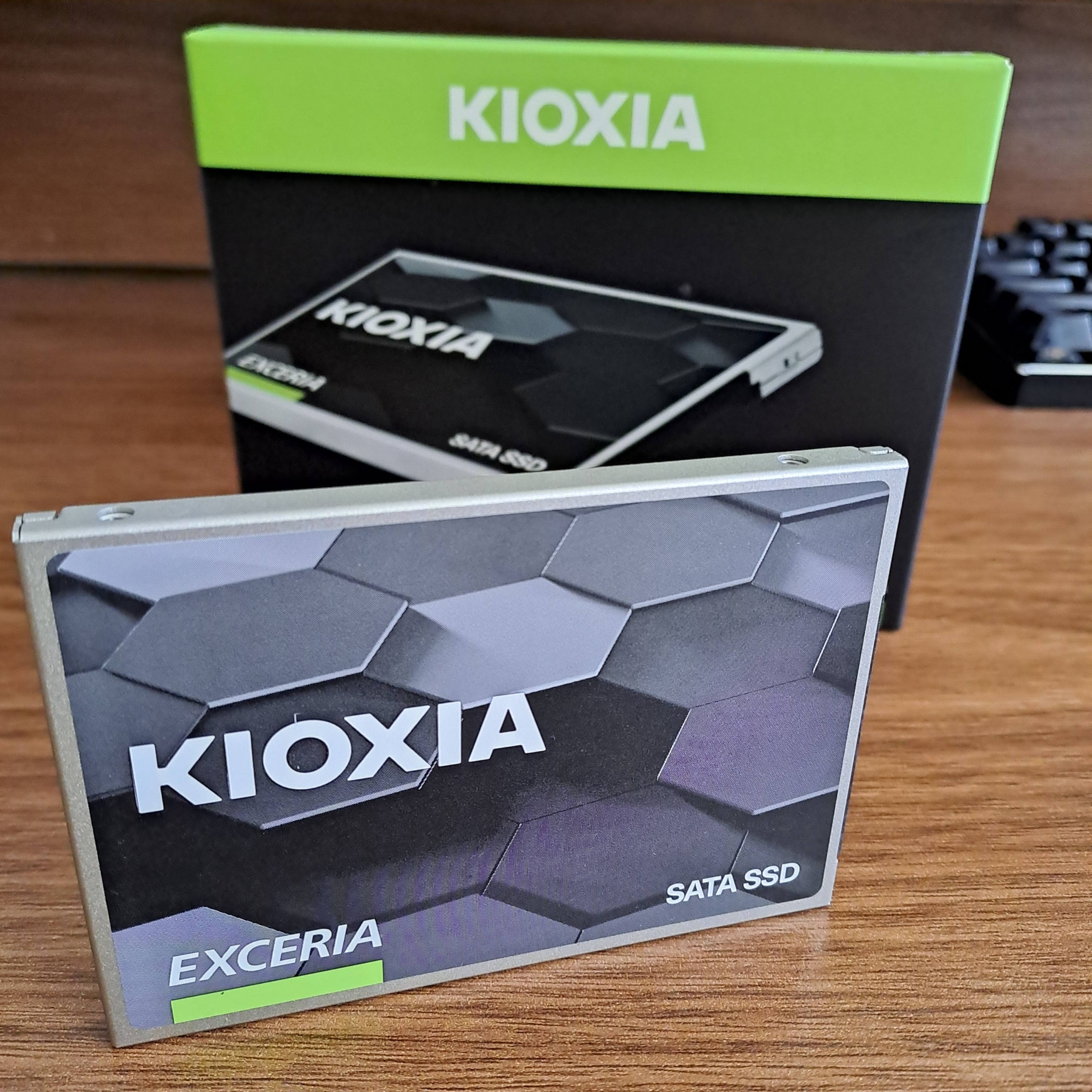 حافظه اس اس دی اینترنال 960 گیگابایتی KIOXIA