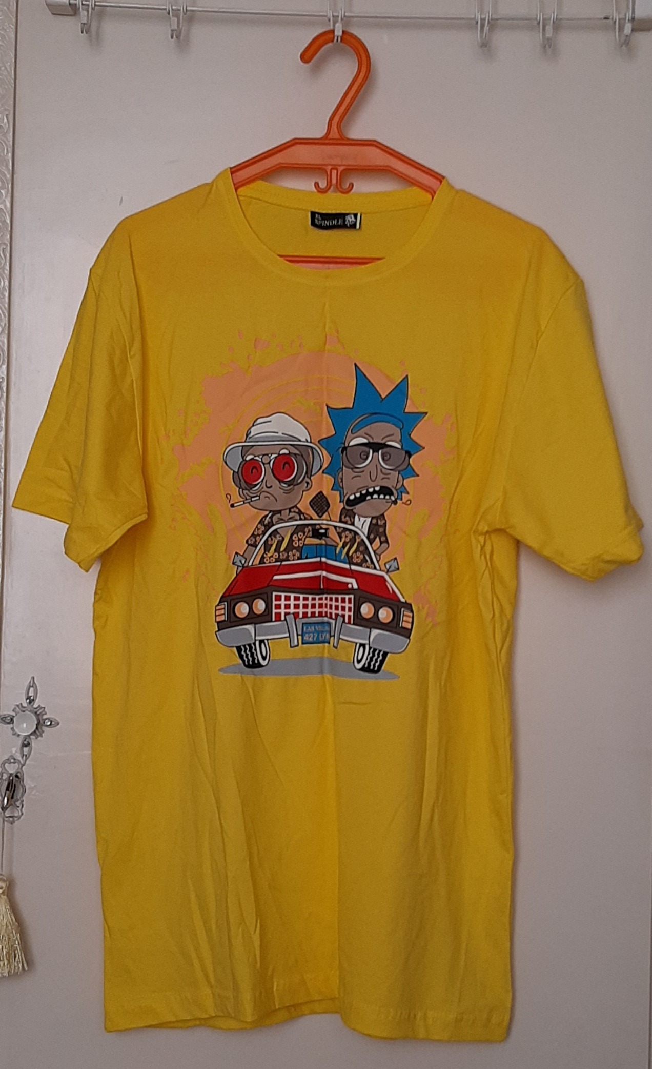 تیشرت زرد RICK AND MORTY سایز XL برند SPINDLE
