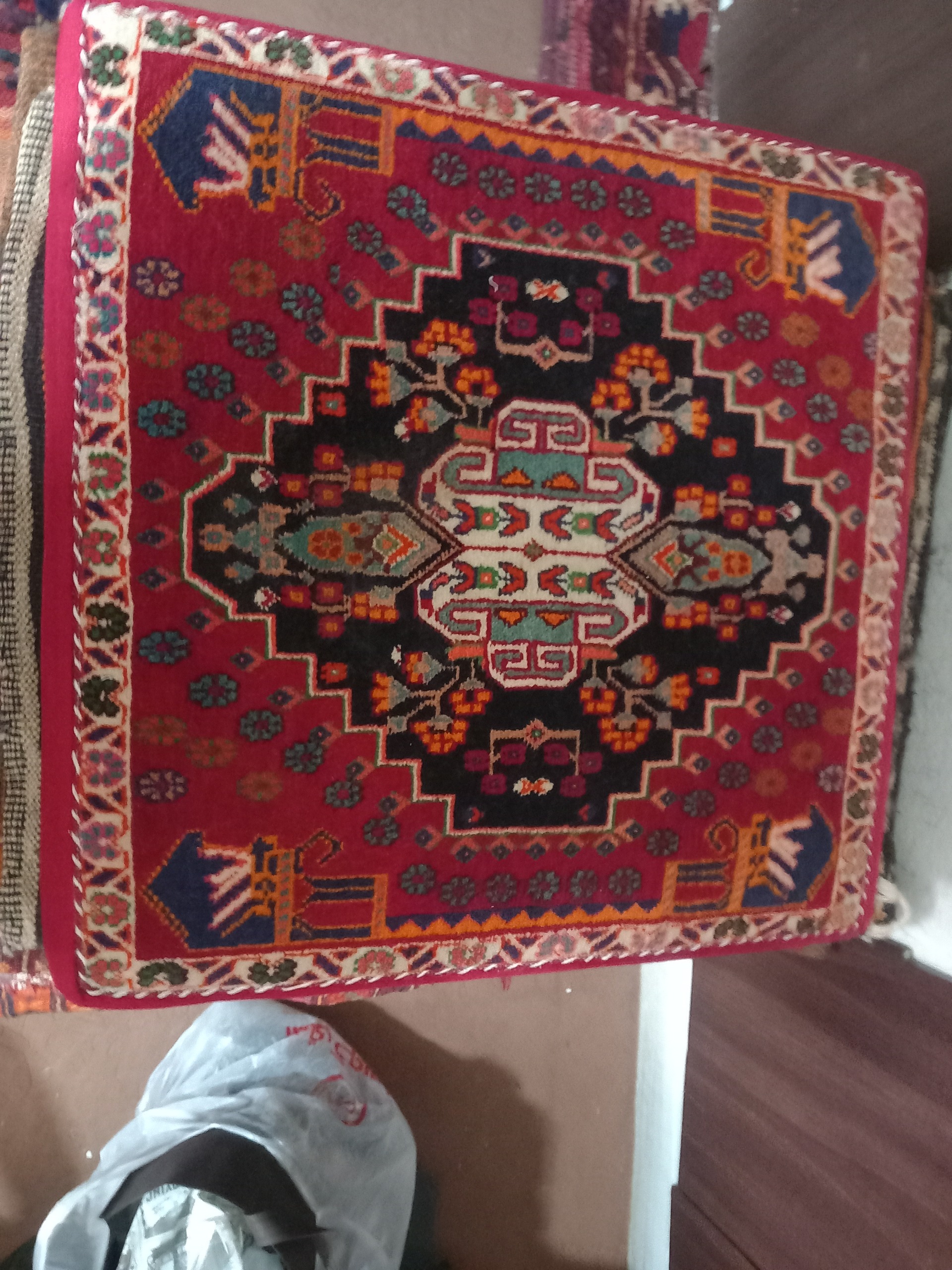 پشتی دستباف ترکی