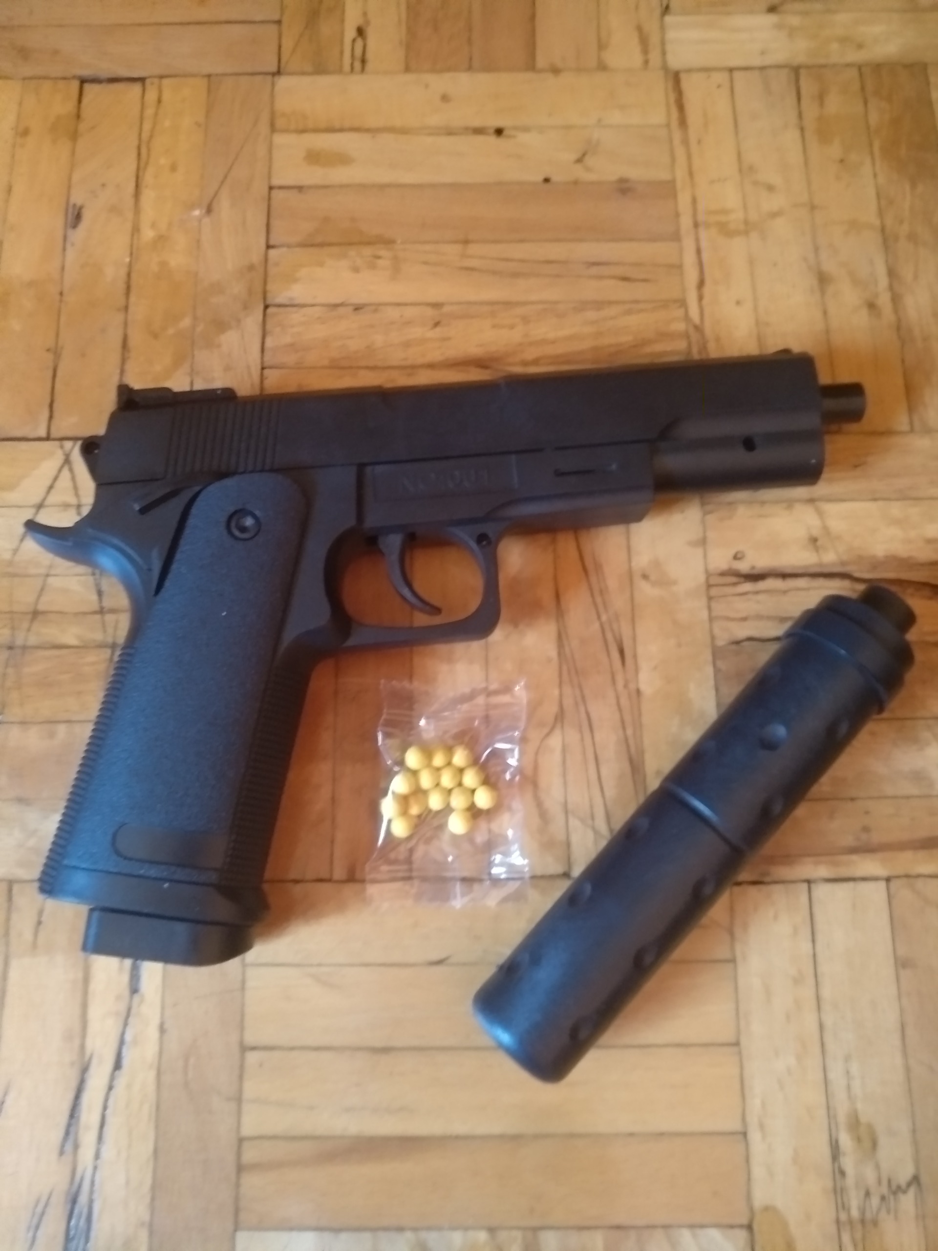 تفنگ ساچمه ای با صدا خفه کن اسباب بازی