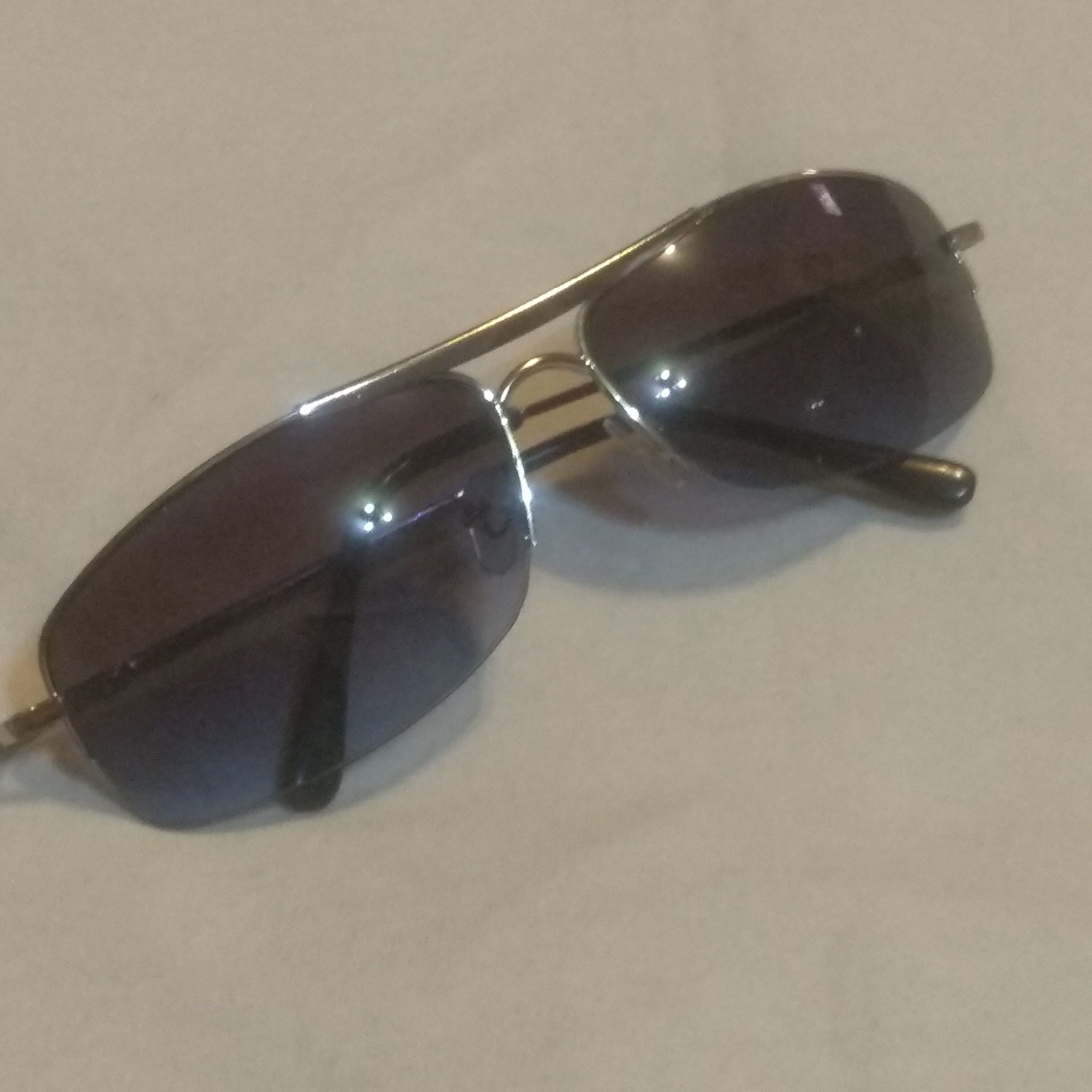 عینک آفتابی خلبانی کلکسیونی آکبند