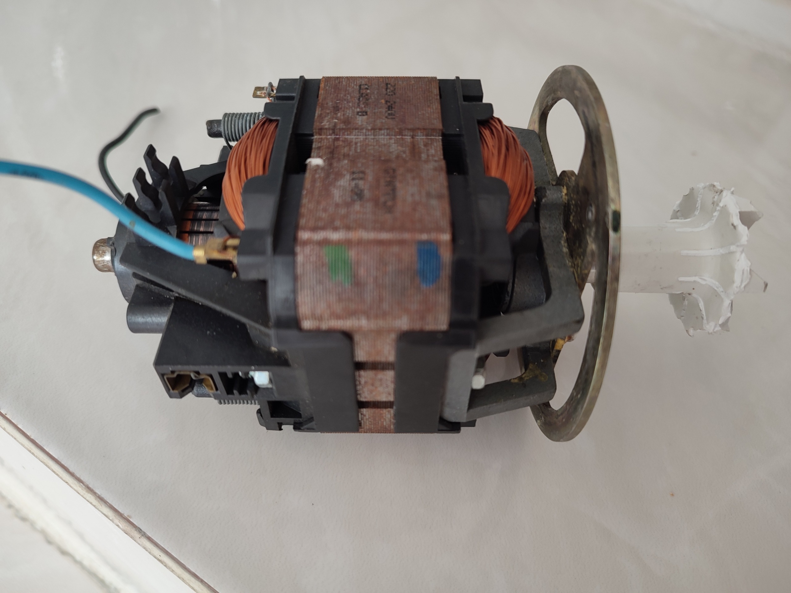 موتور ابمیوه گیر پارس خزر قدیم  حدودا 1 قوی کیلو