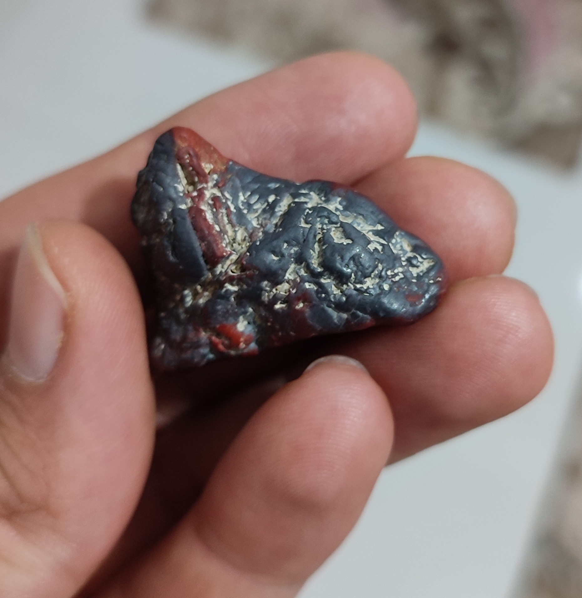 سنگ مشکی و قرمز براق و خاص