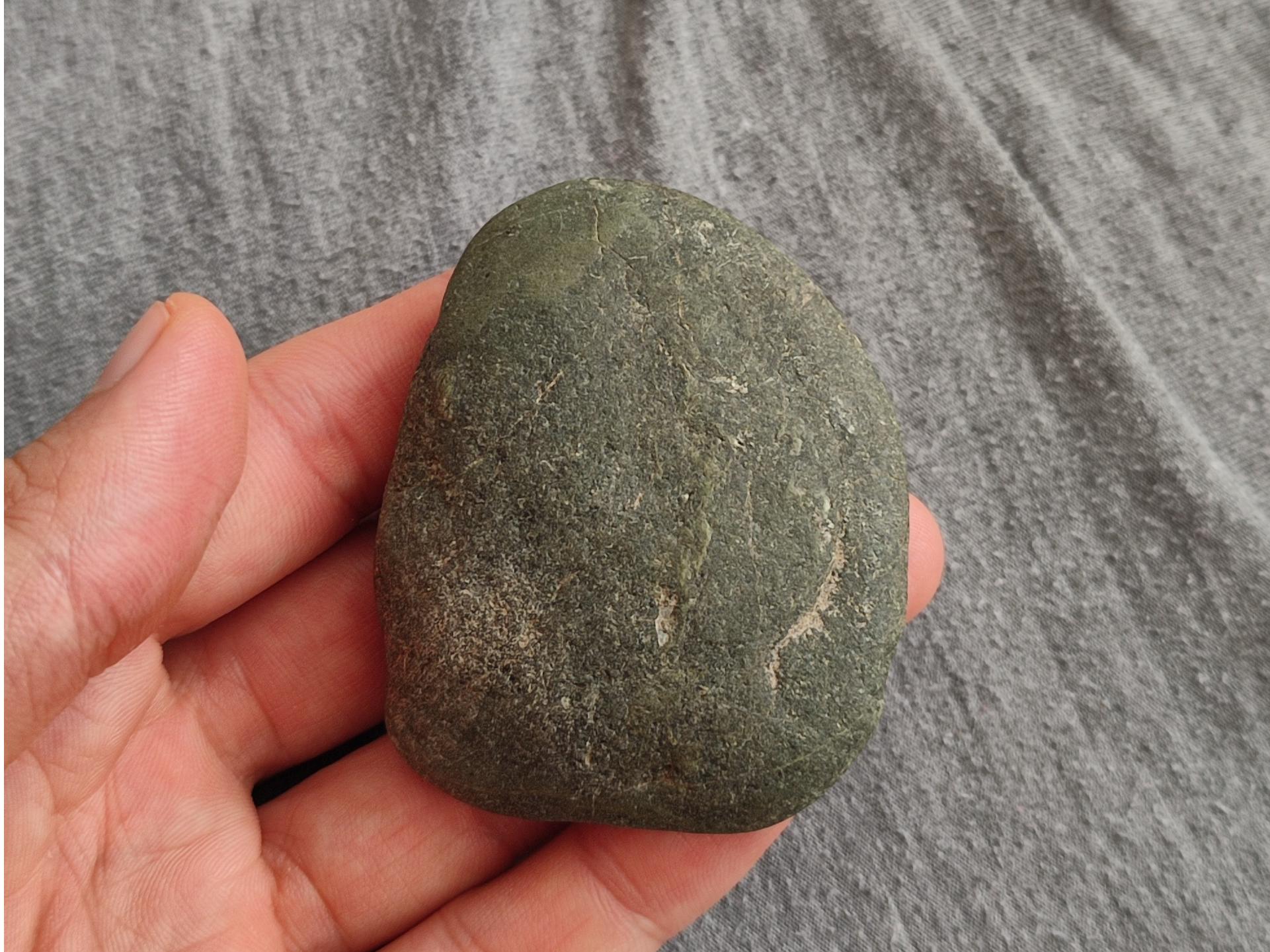 سنگ زیبای سبز جذاب