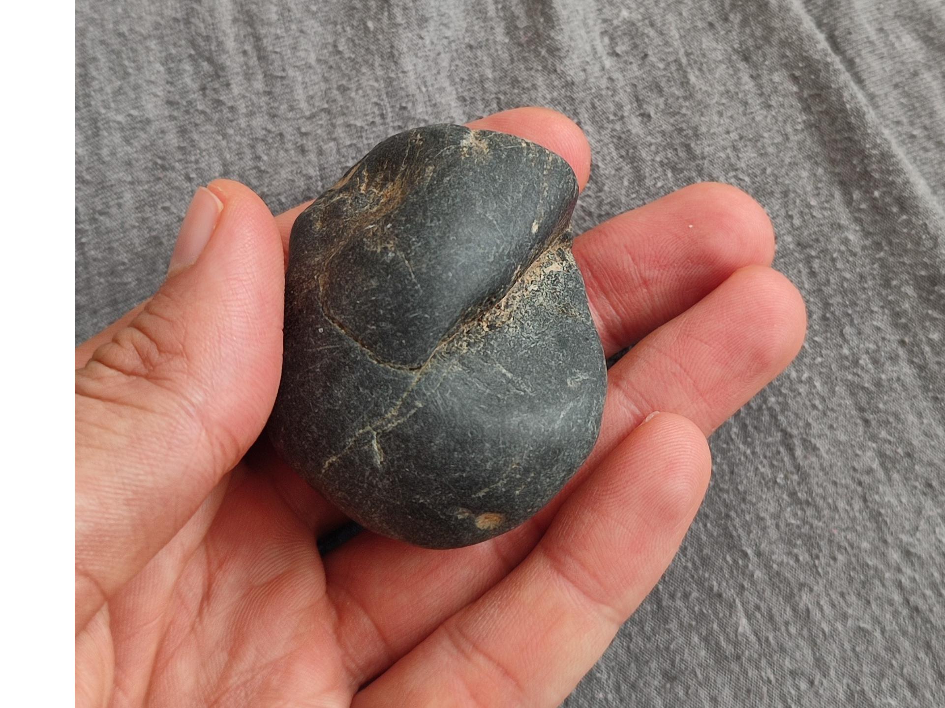 سنگ سیاه زیبا