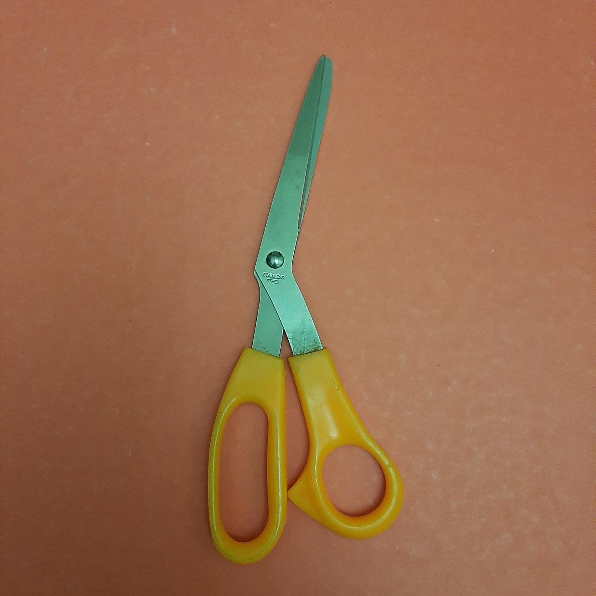 قیچی ( قیچی خیاطی )