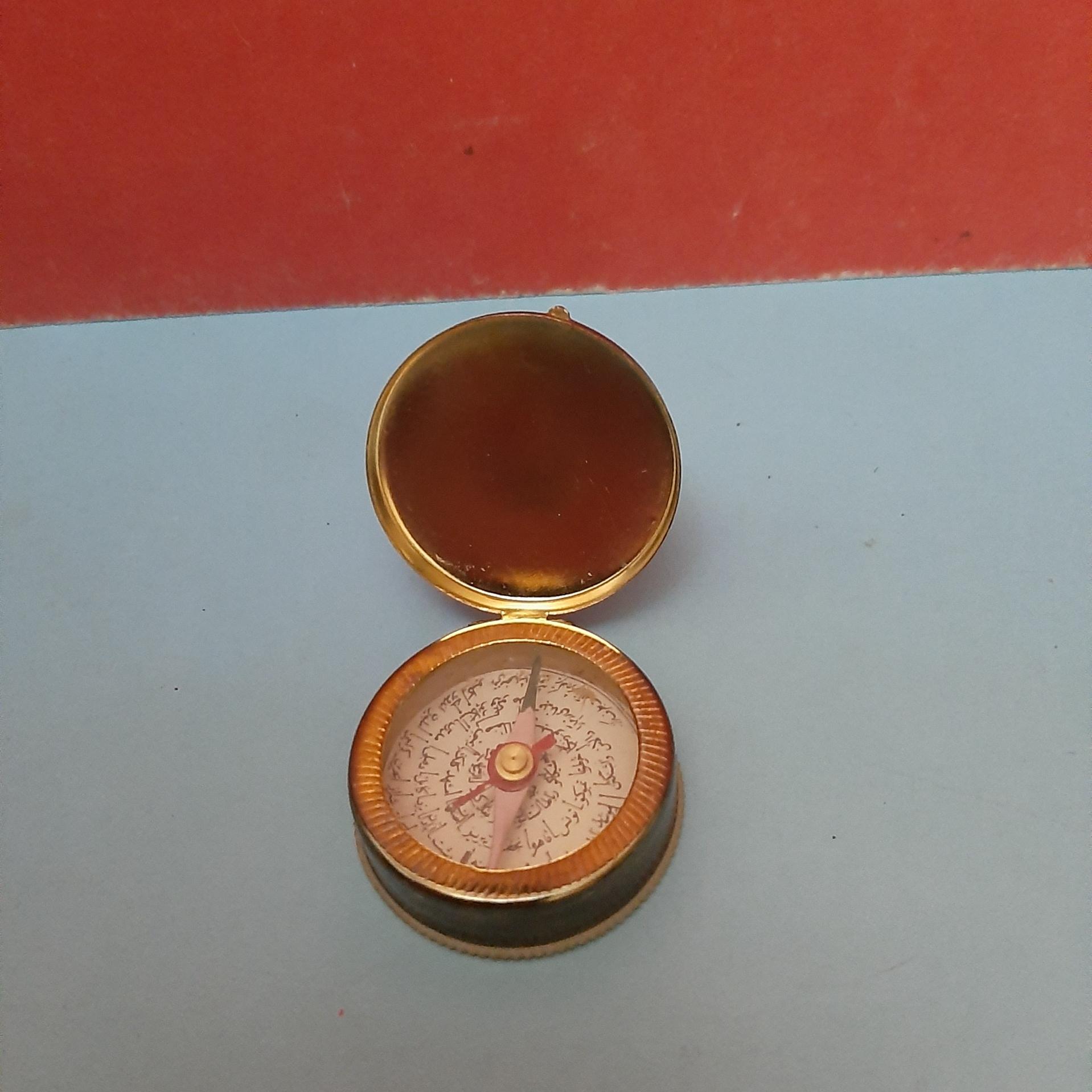 قبله نما ( قبله نما )