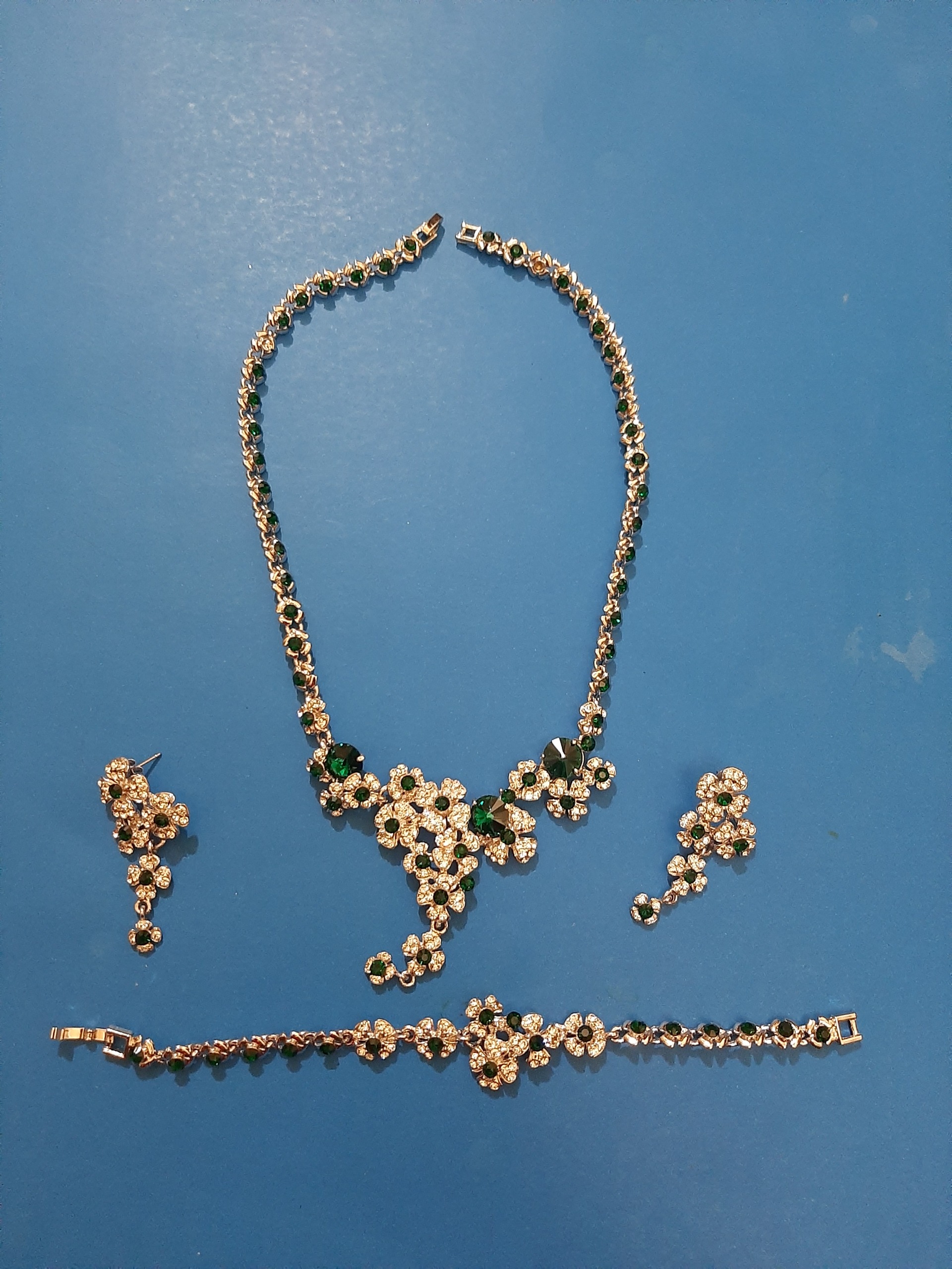 ست گردنبند ، دستبند و گوشواره