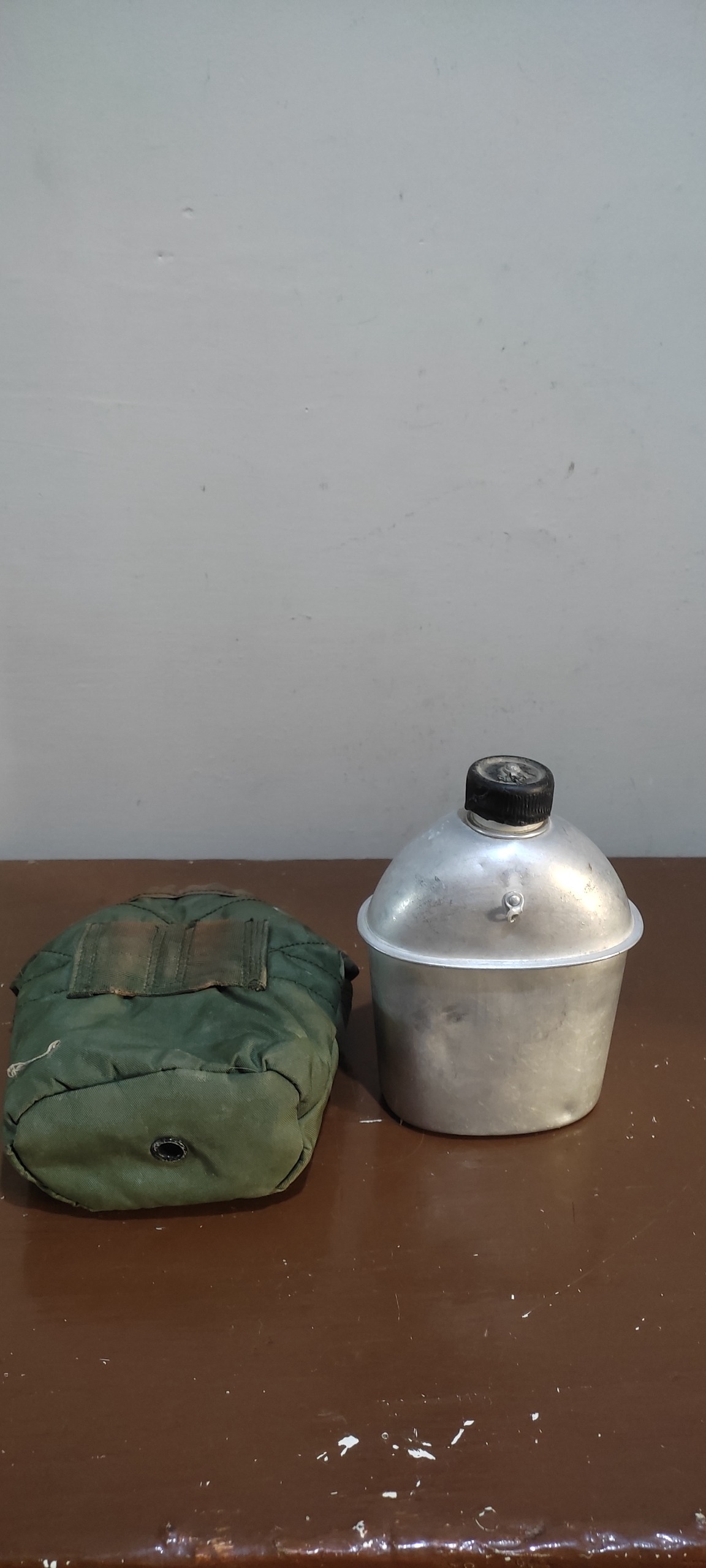 قمقمه نظامی قدیمی (توضیحات دارد)