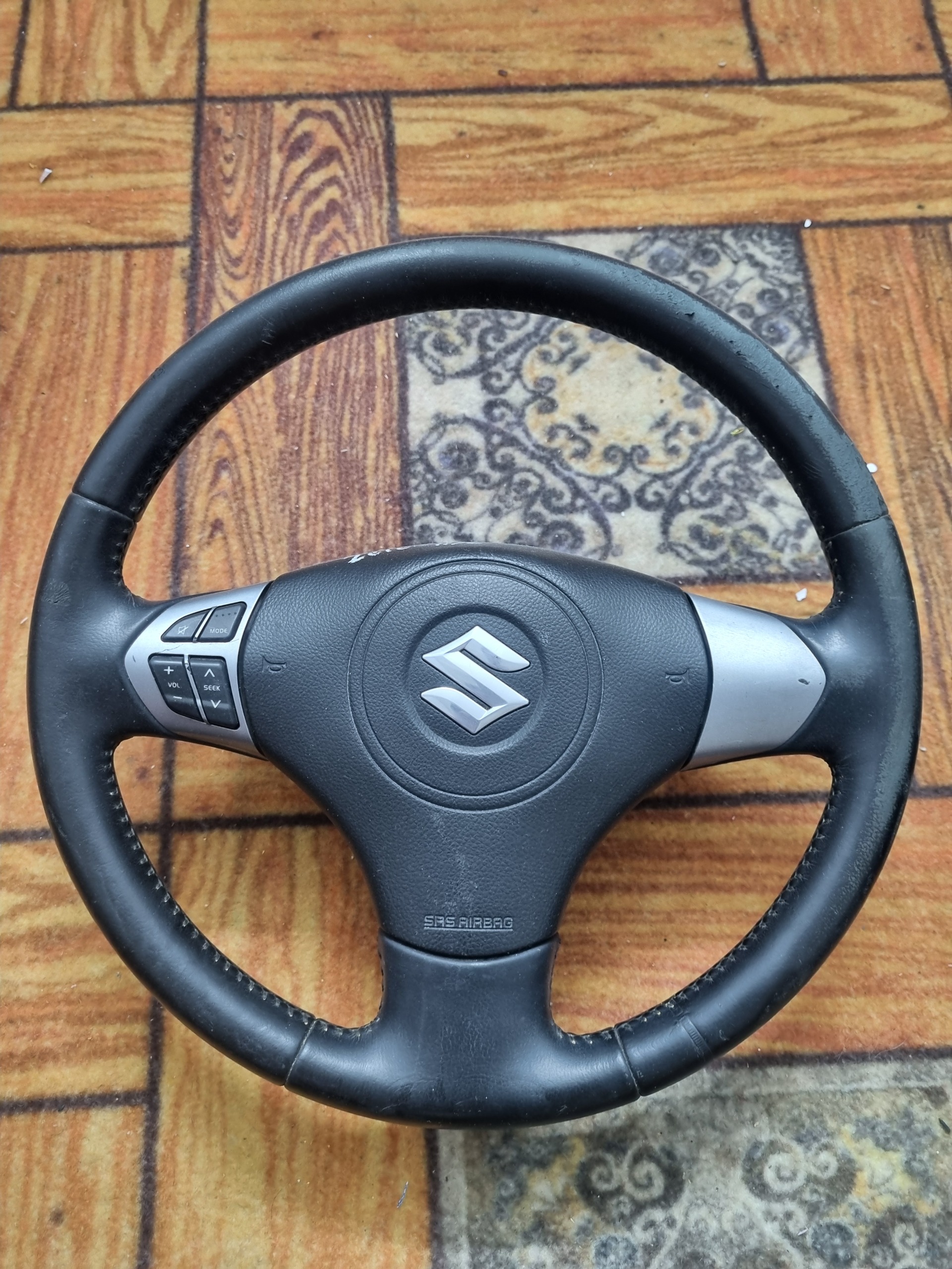 غربیلک فرمان سوزوکی شیک فقط 2 میلیون و 600