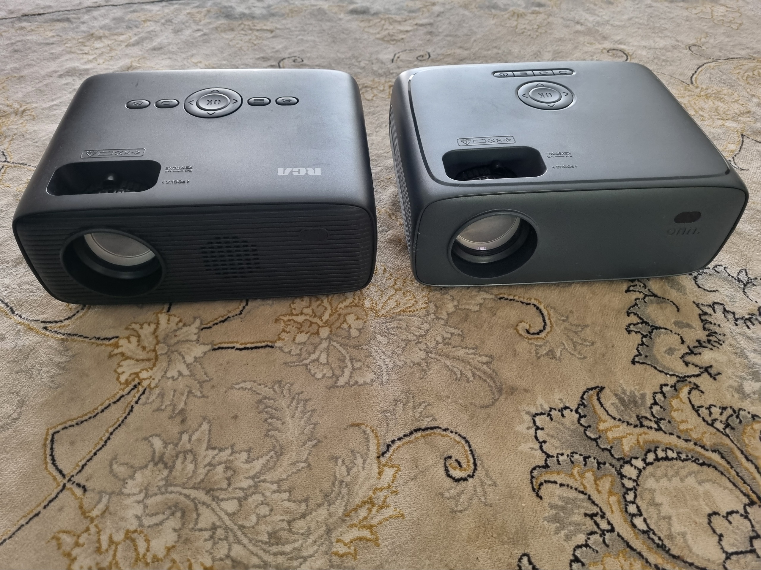 ویدیو پرژکتور شیک و با کیفیت فقط 5 و نیم