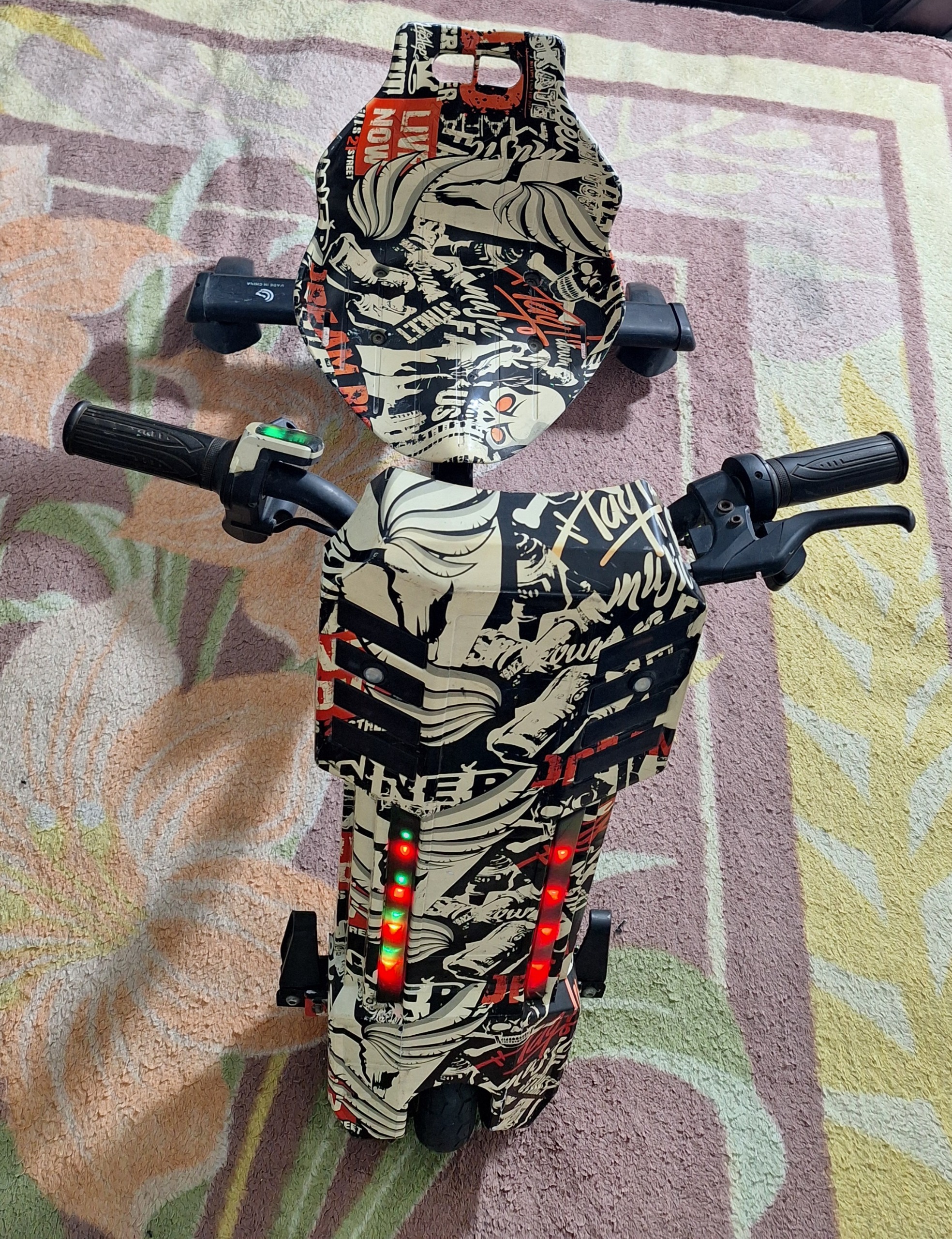 مزایده اسکوتردریفت سایز بزرگ کمک فنردارفقط5تومن