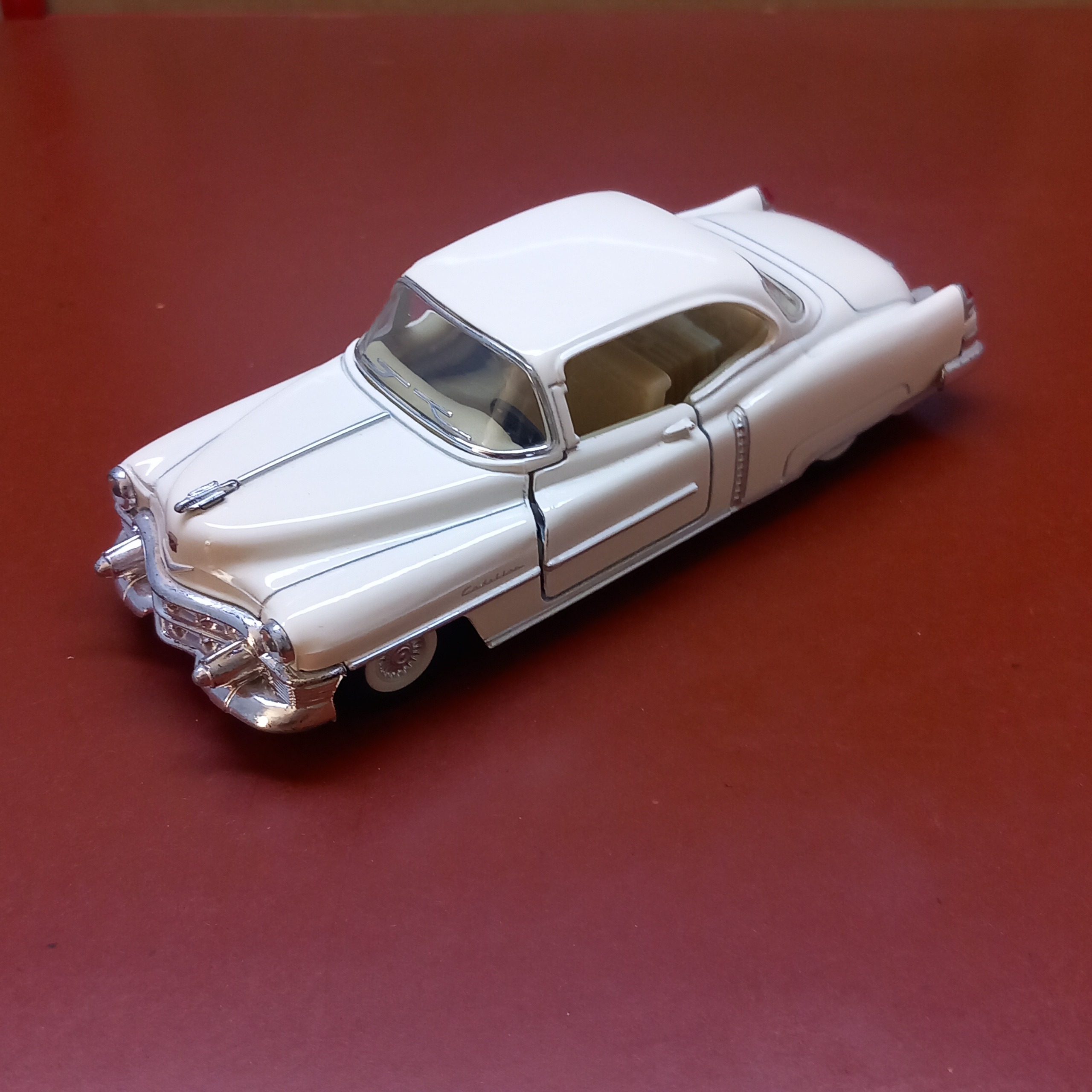 ماکت کادیلاک کینزمارت الدورادو کینسمارت