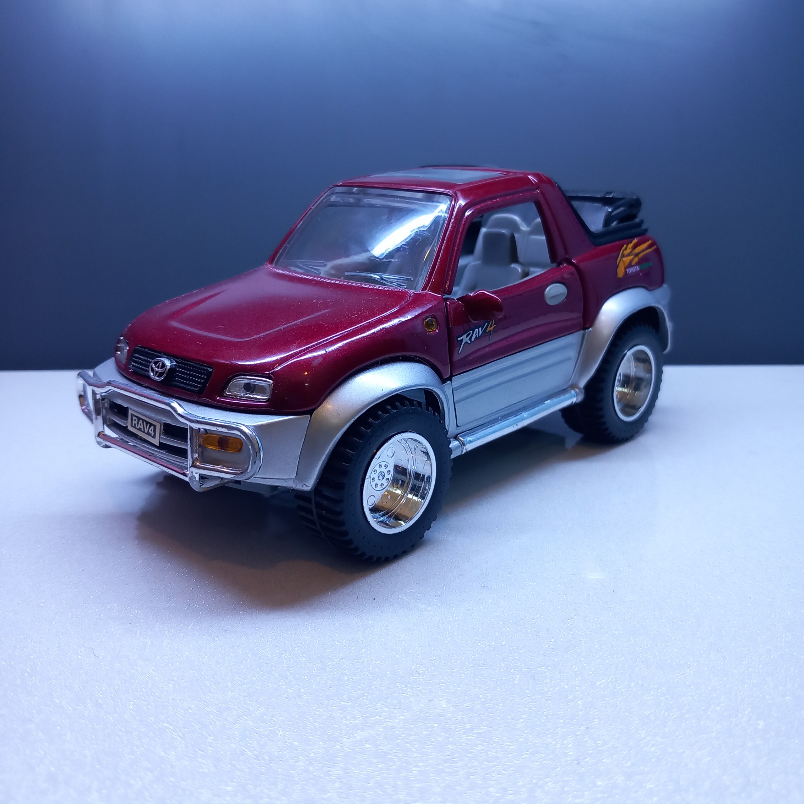 ماکت ماشین فلزی تویوتا راو فور سانی ساید