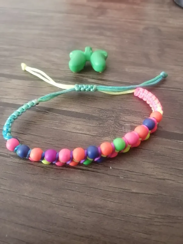 اکسسوری دستبند چوبی زیبا دخترانه و زنانه