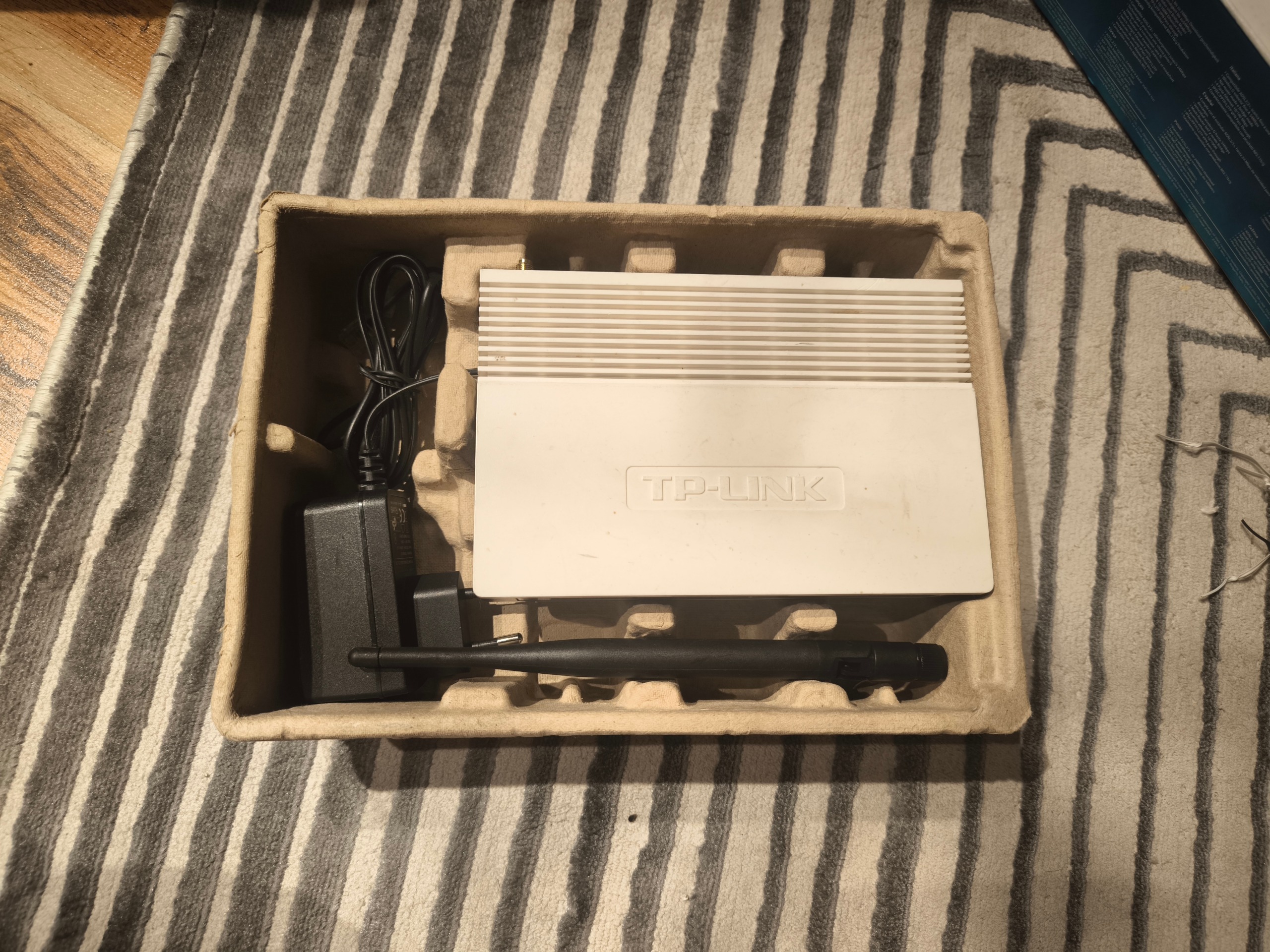 مودم adsl   بسیار. کم کار. در حد 8901g