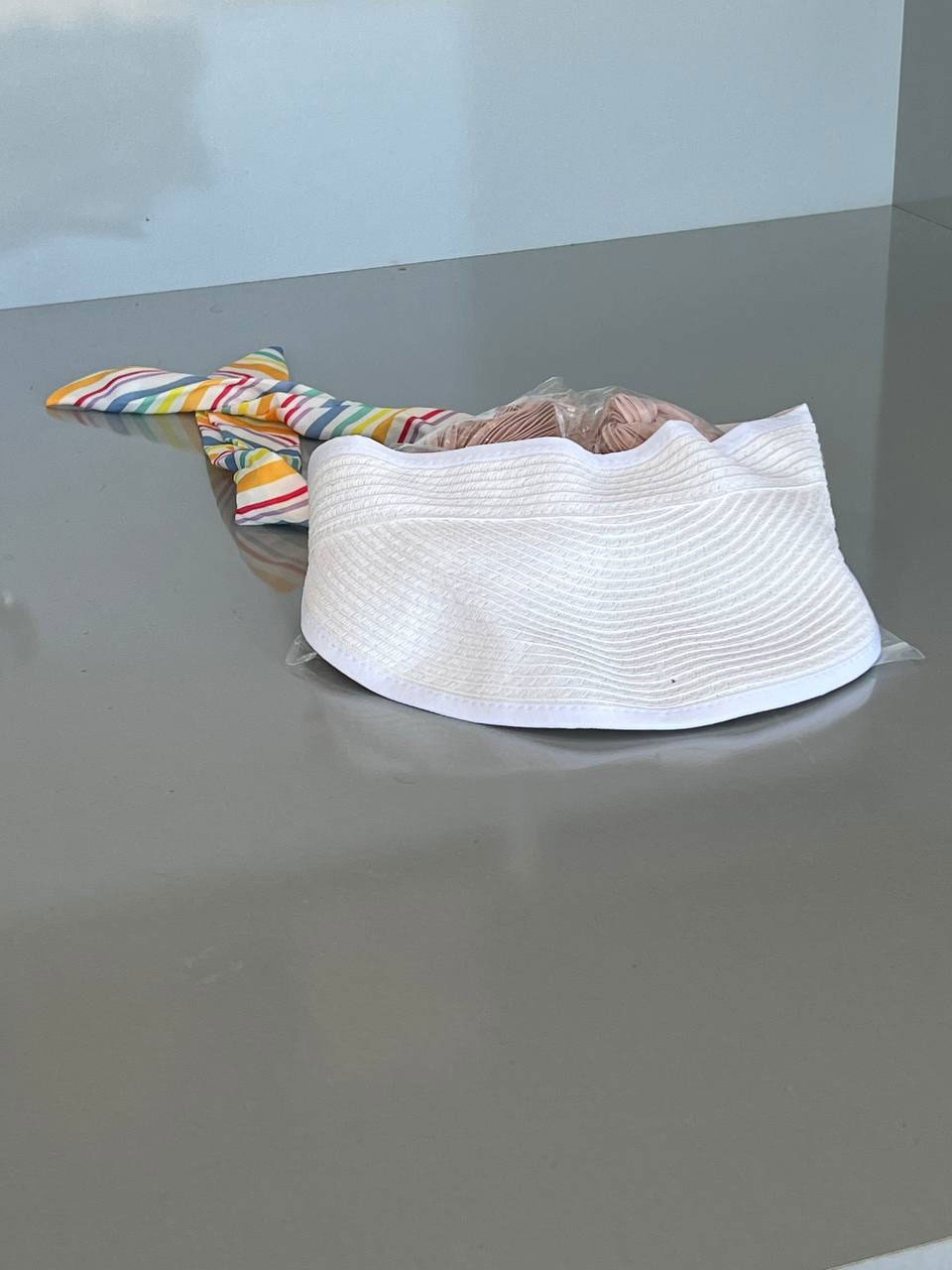 کلاه حصیری سفید زنانه