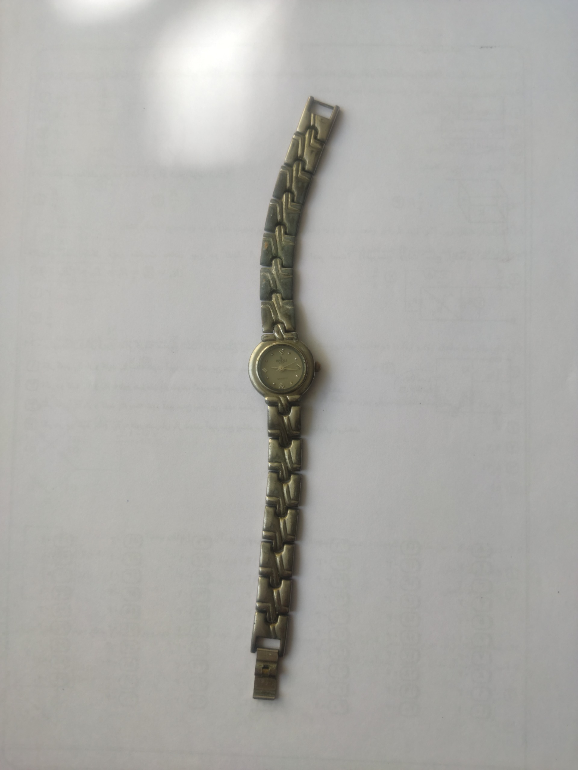 ساعت مچی ریوولی