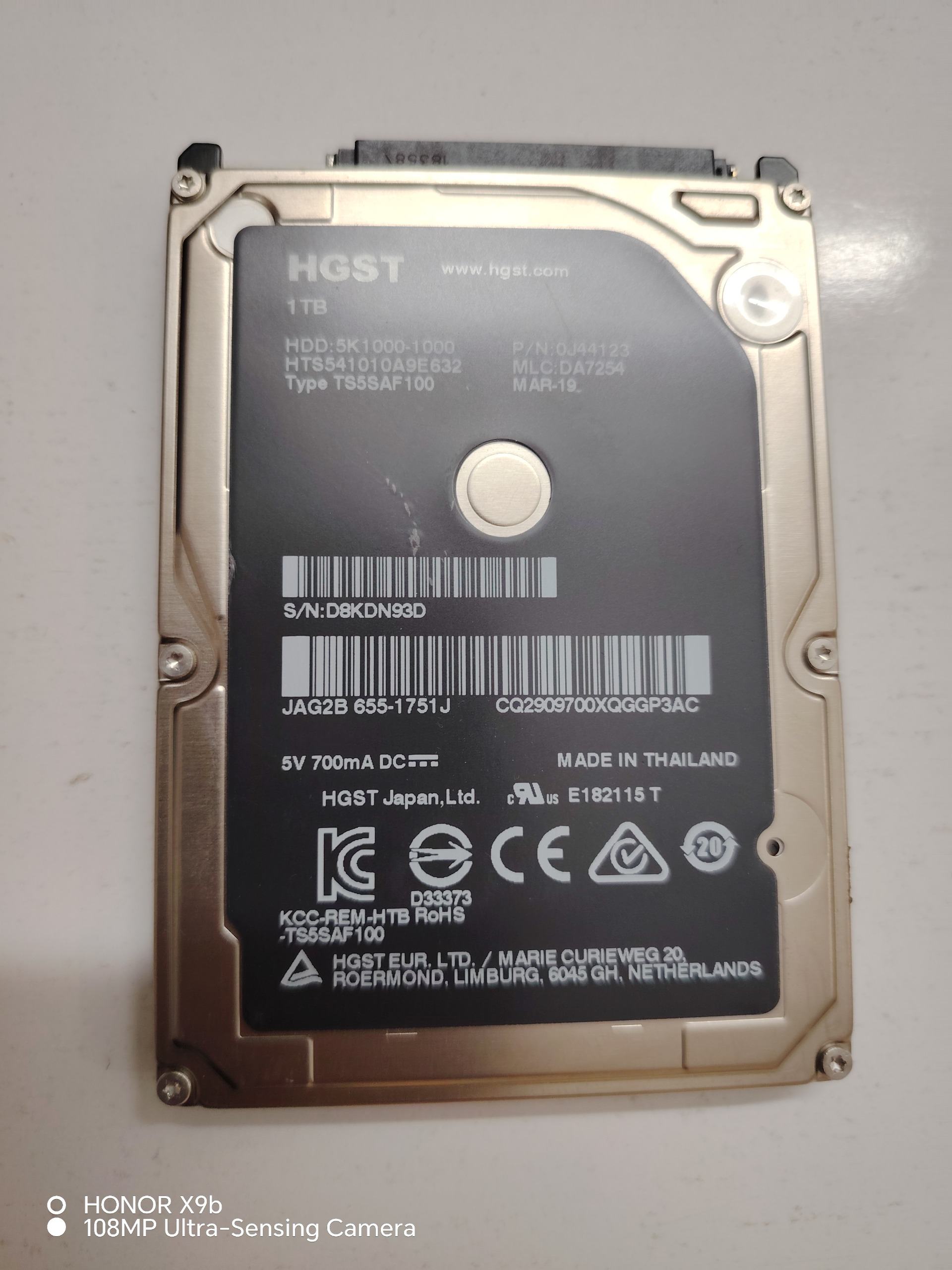 هارد لپ تاپ 2.5 اینچی 1 ترا hgst(apple)