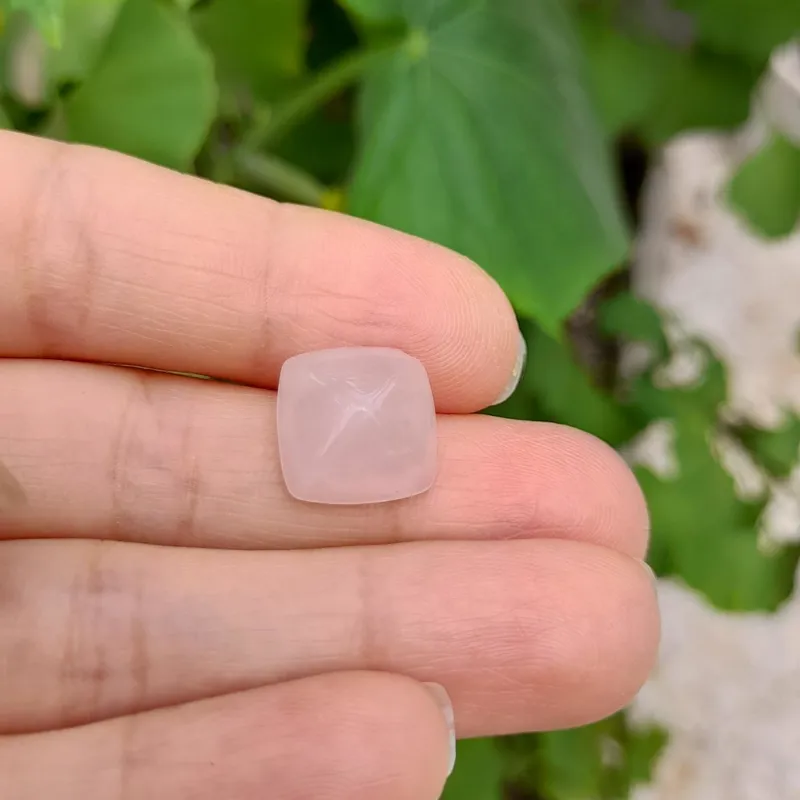 نگین خوشرنگ رزکوارتز صورتی