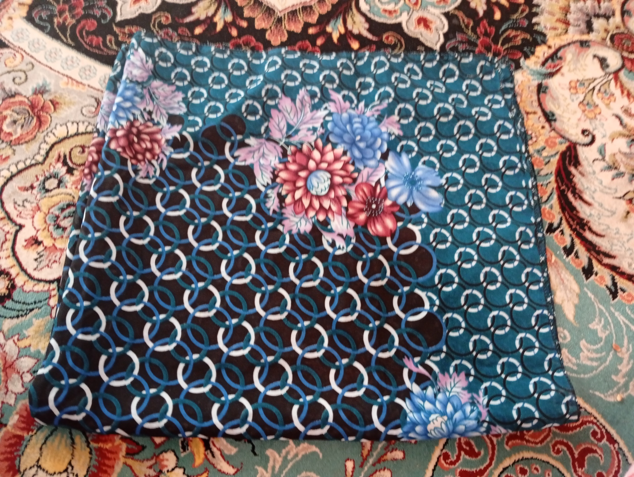 روسری زیبا و شکیل