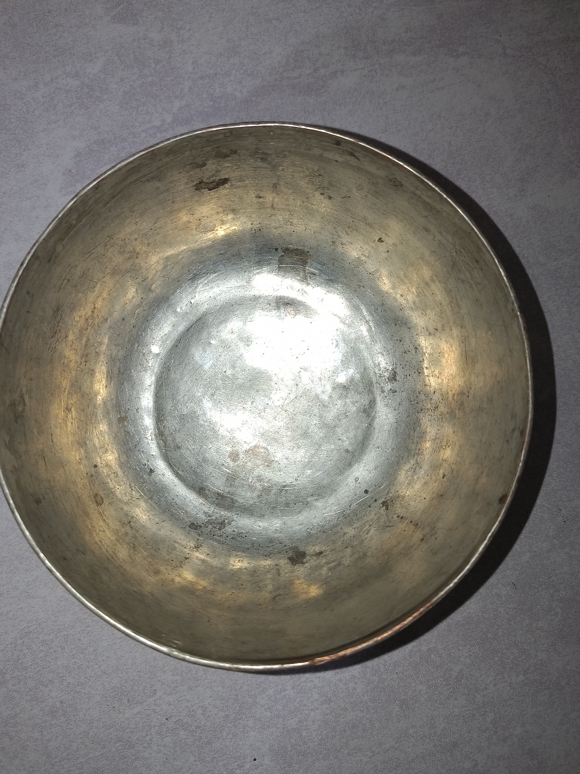 کاسه قدیمی مهر شیرو خورشید