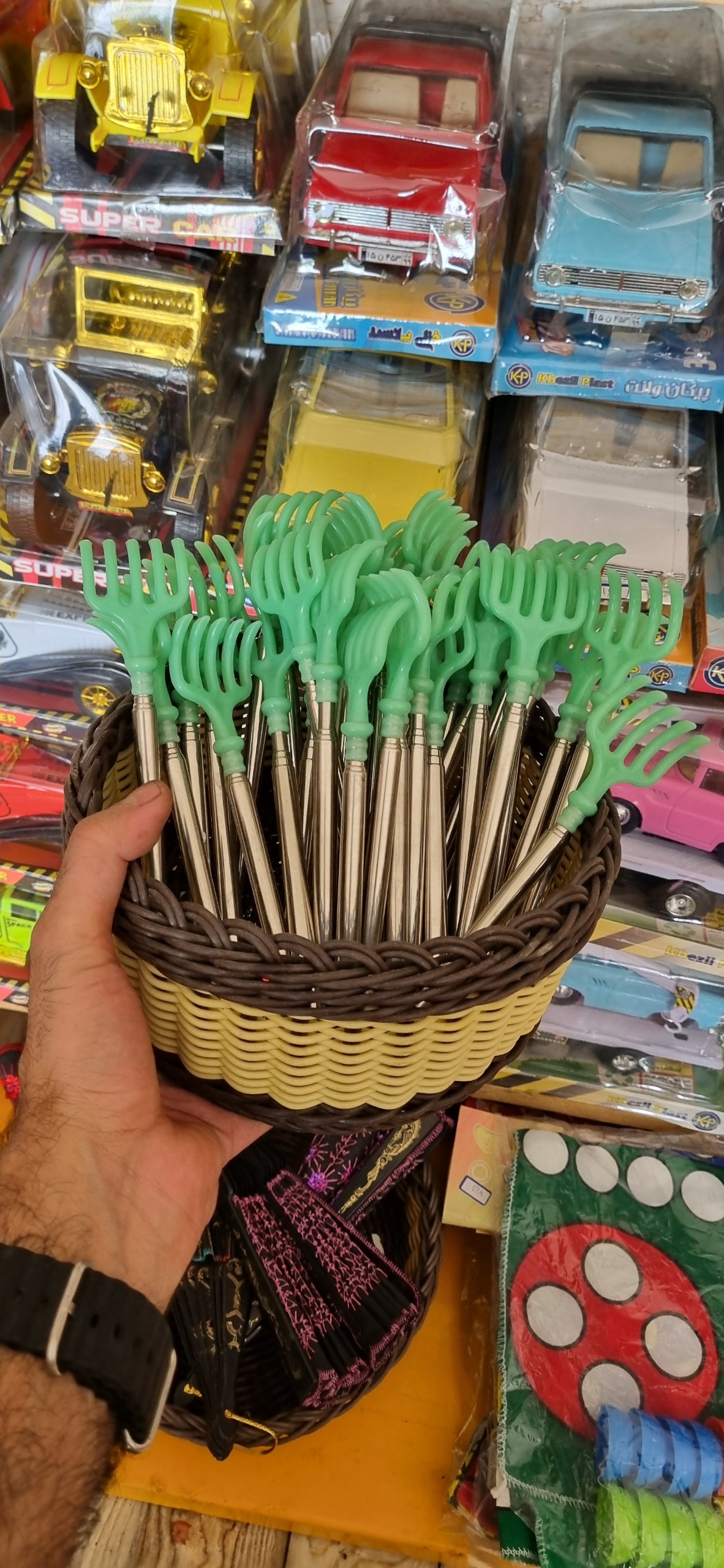 ماساژور و پشت خاروندن آنتنی