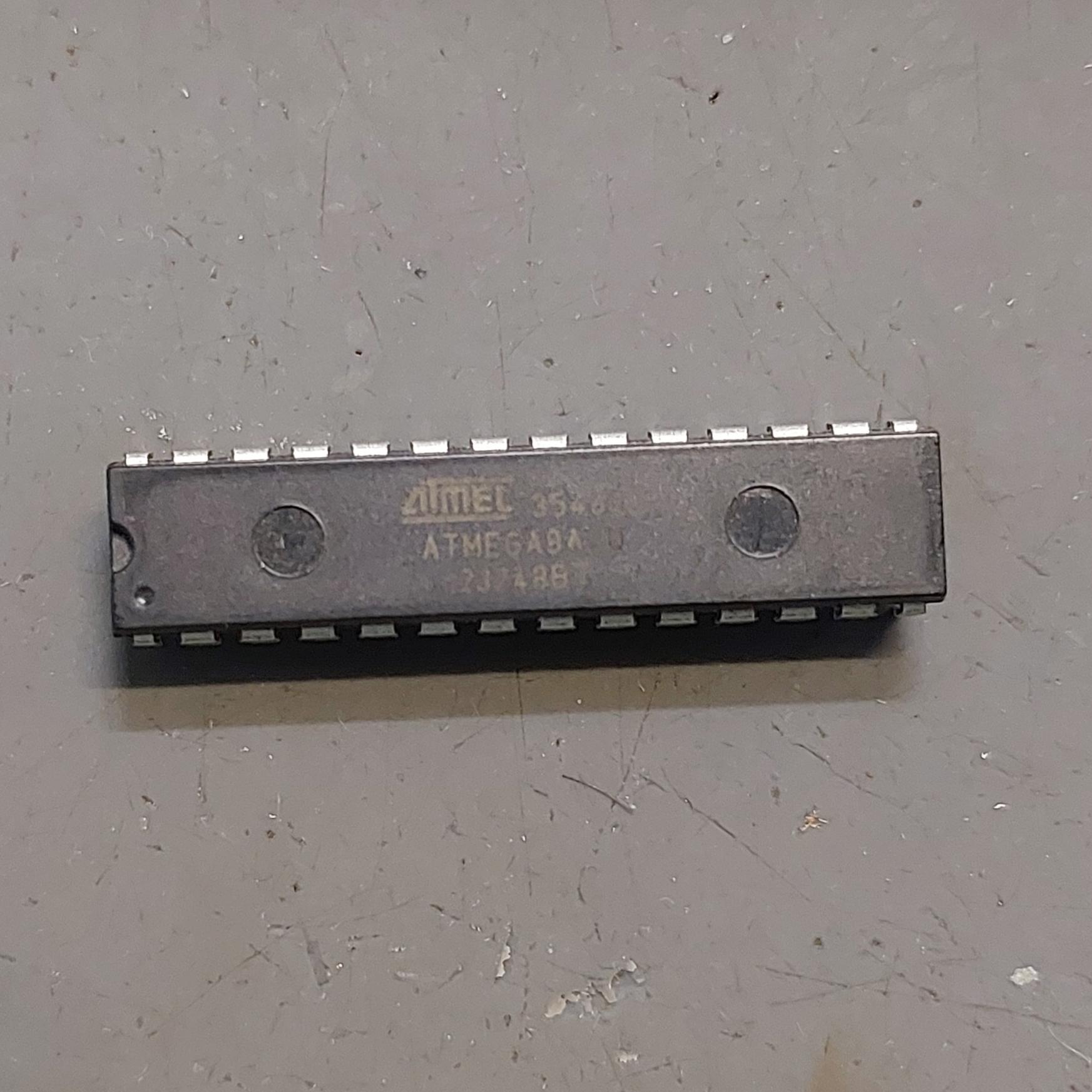 میکروکنترلر ATMEGA8A-PU با هسته AVR